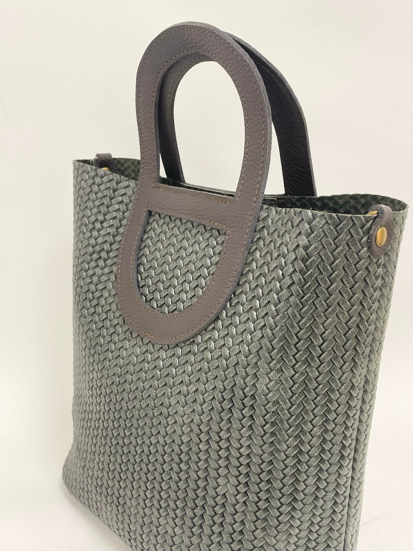 Carteira pele verde entrançada com alça castanha