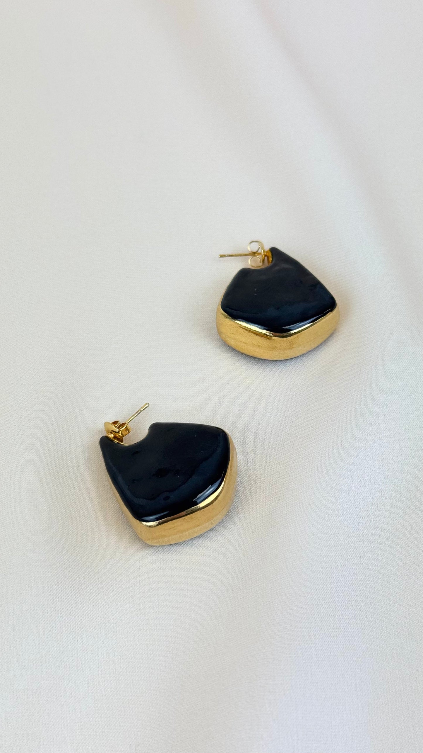 Brinco/argola aço dourado e preto