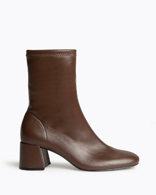 Bota tacão quadrado castanho-chocolate