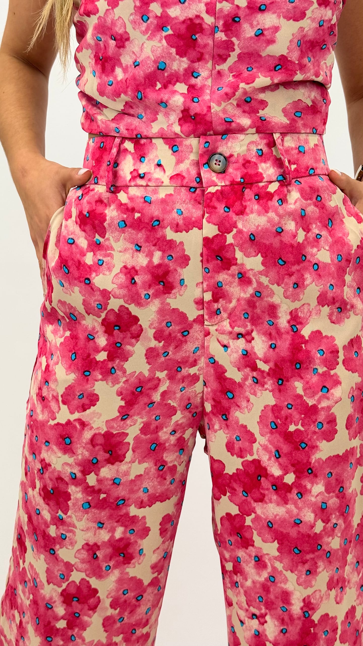 Calça/pantalona floral tons rosa
