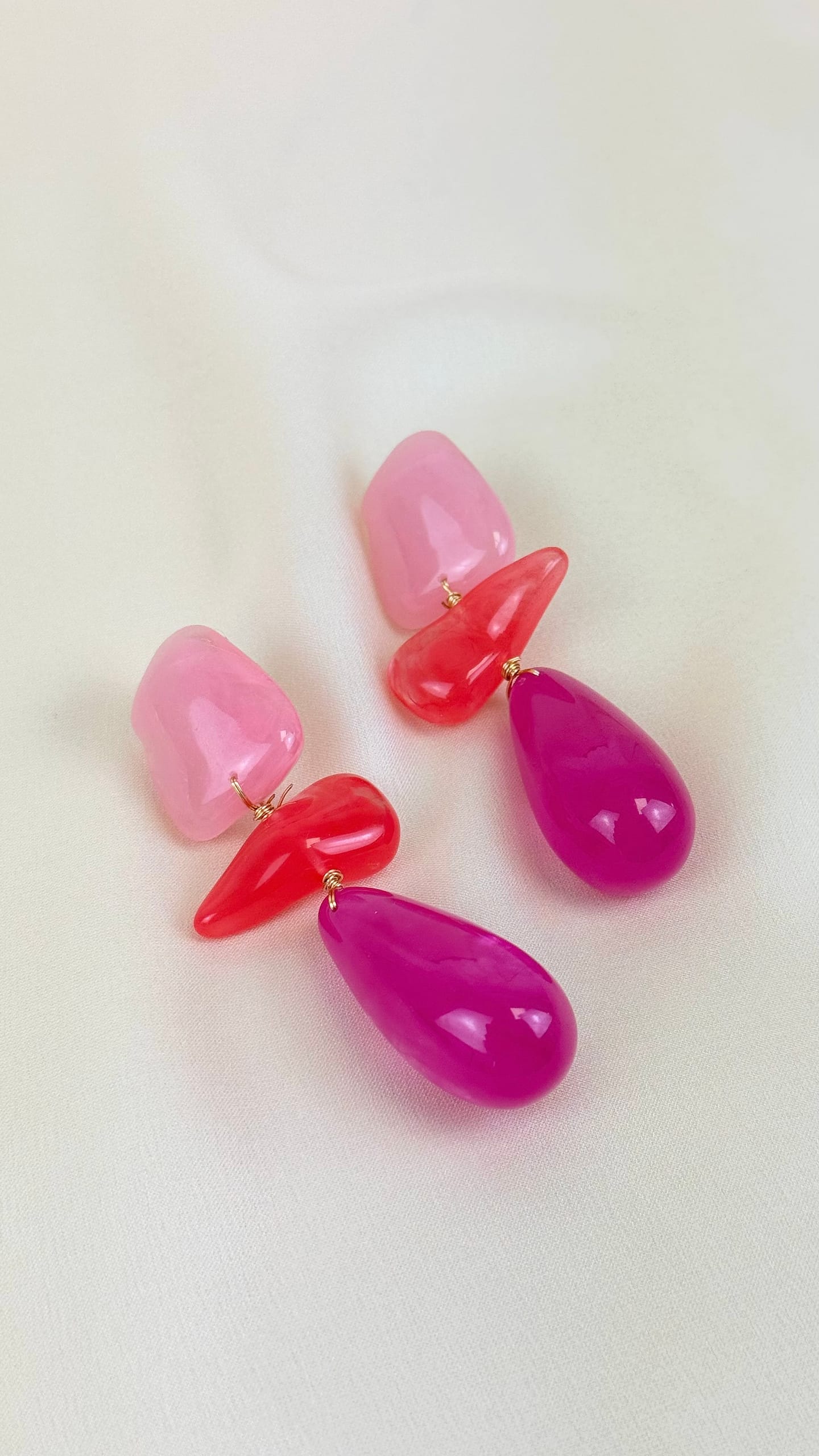 Brincos 3 pedras rosa