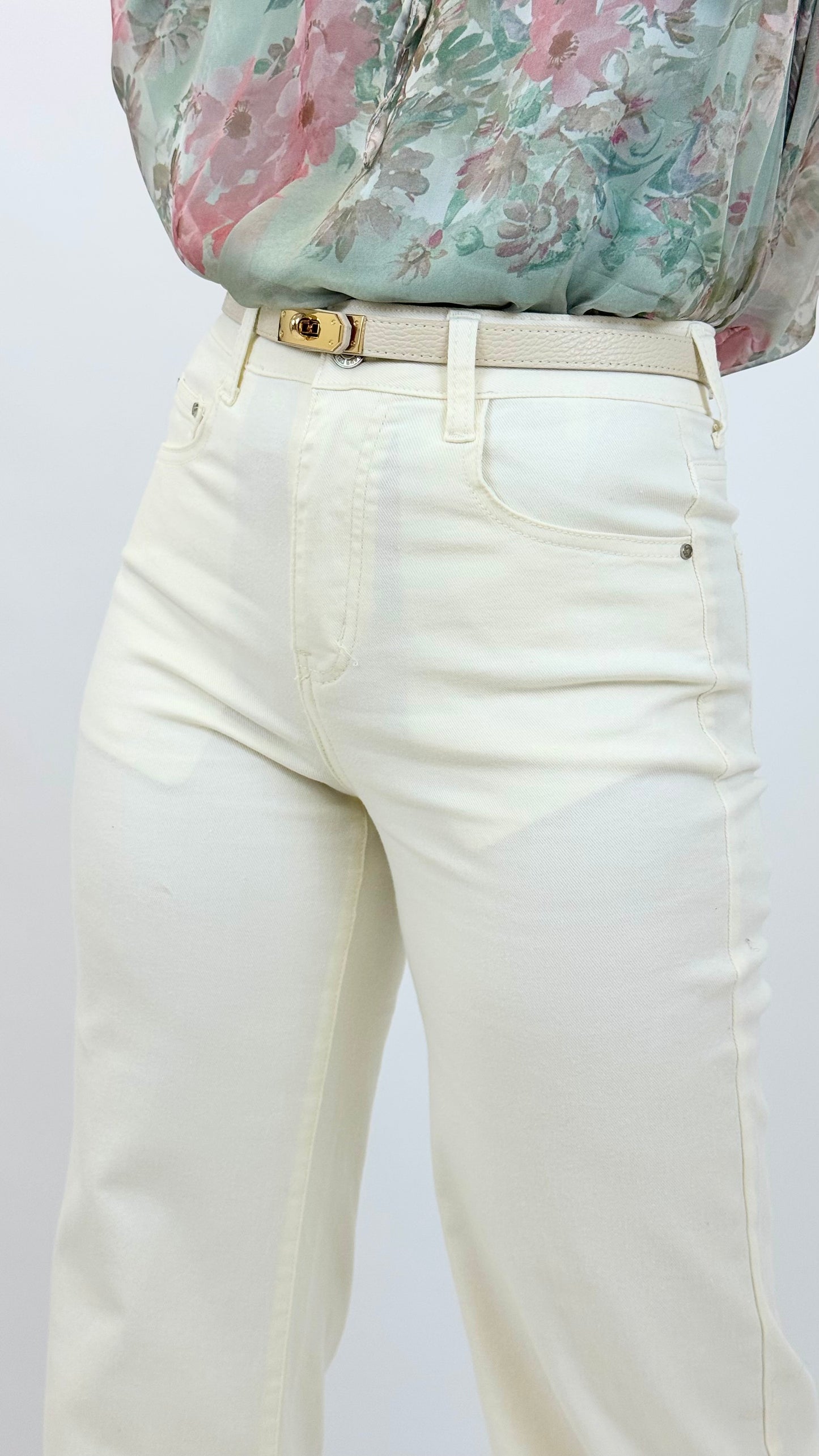 Calça wide-leg em sarja elástica pérola