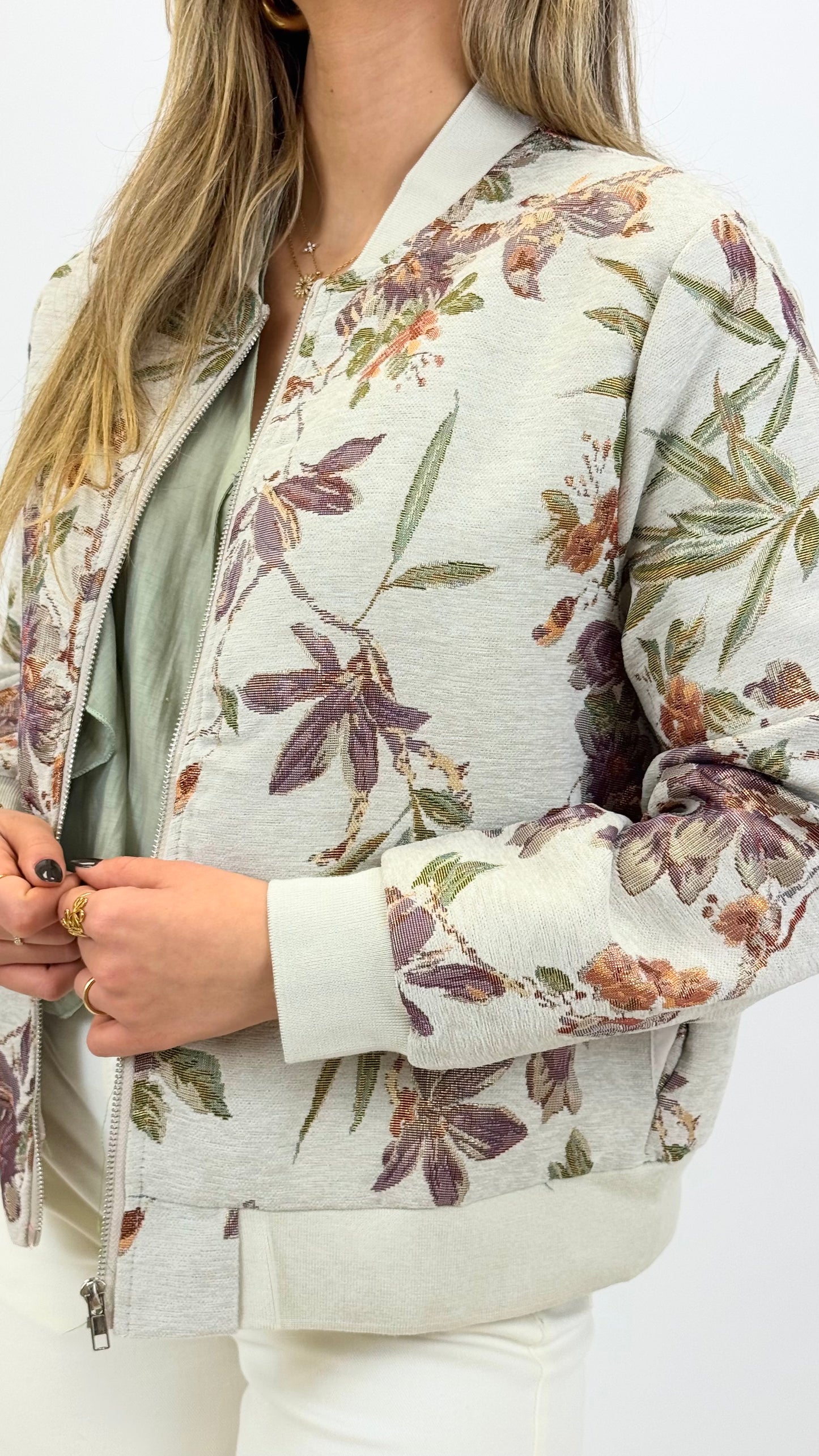 Bomber creme estampado floral