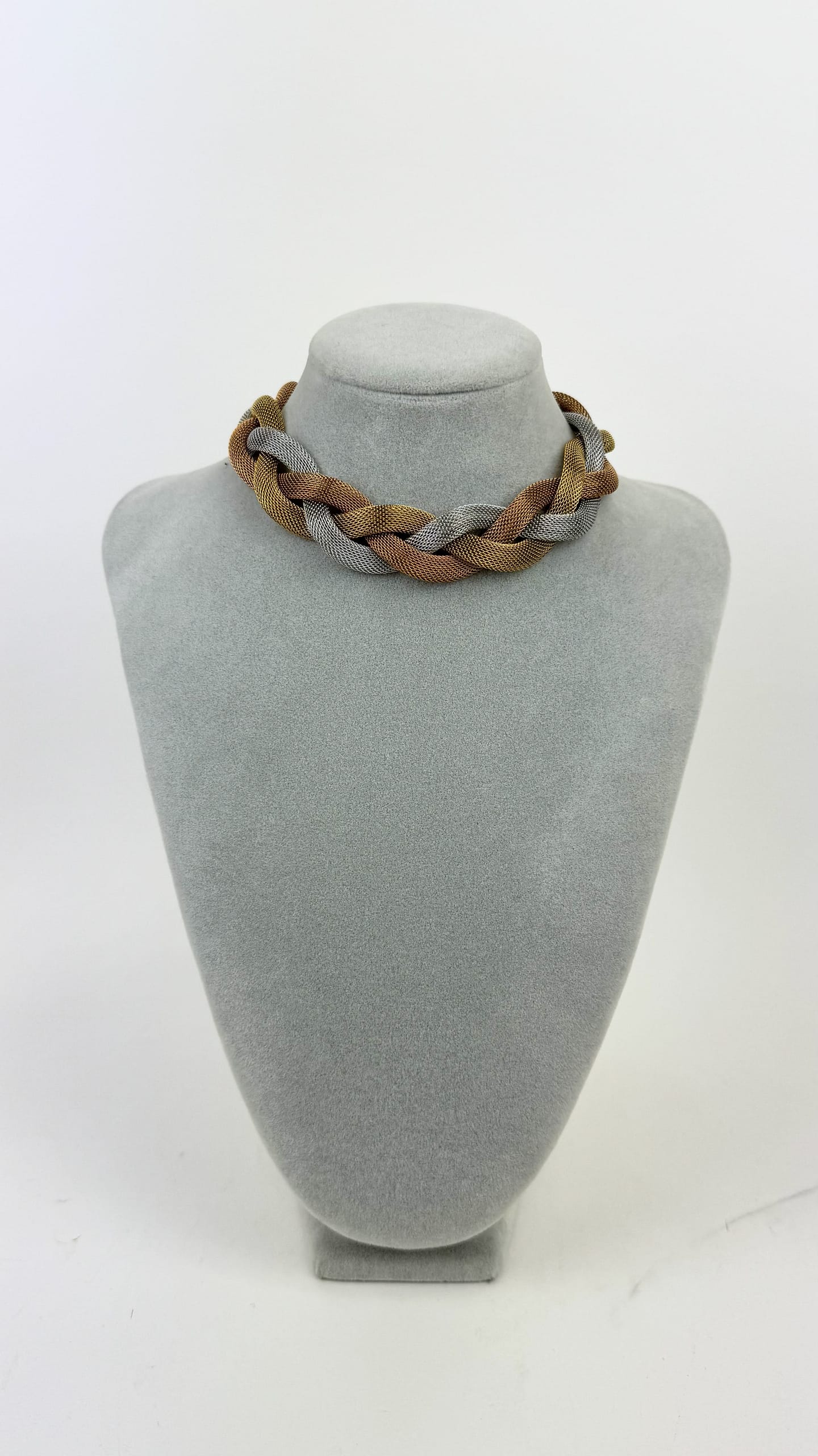 Gargantilha aço entrelaçado tricolor