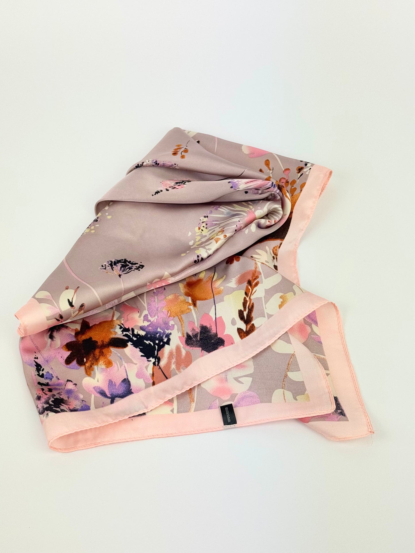 Lenço pequeno fundo lilás e rosa estampado floral