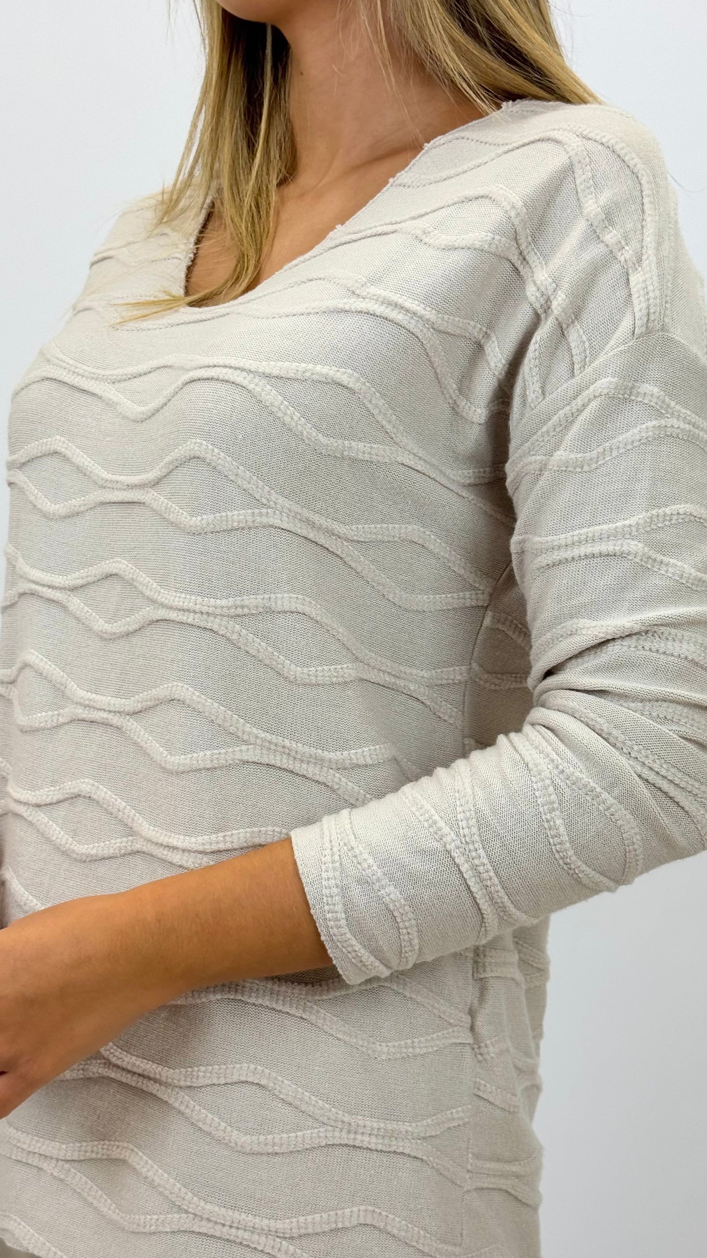 Camisola malha básica efeito ondinhas creme