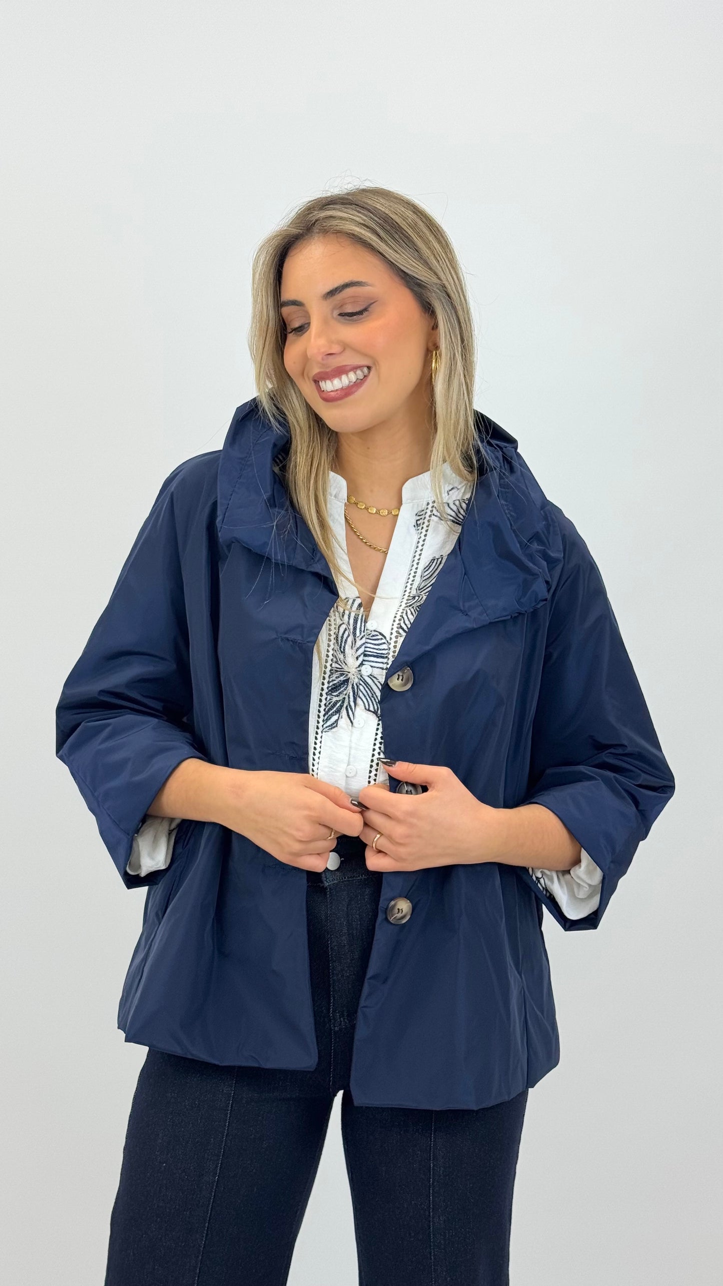 Parka manga 3/4 com botões azul-marinho