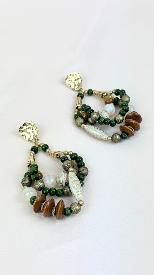 Brincos missangas tons verde