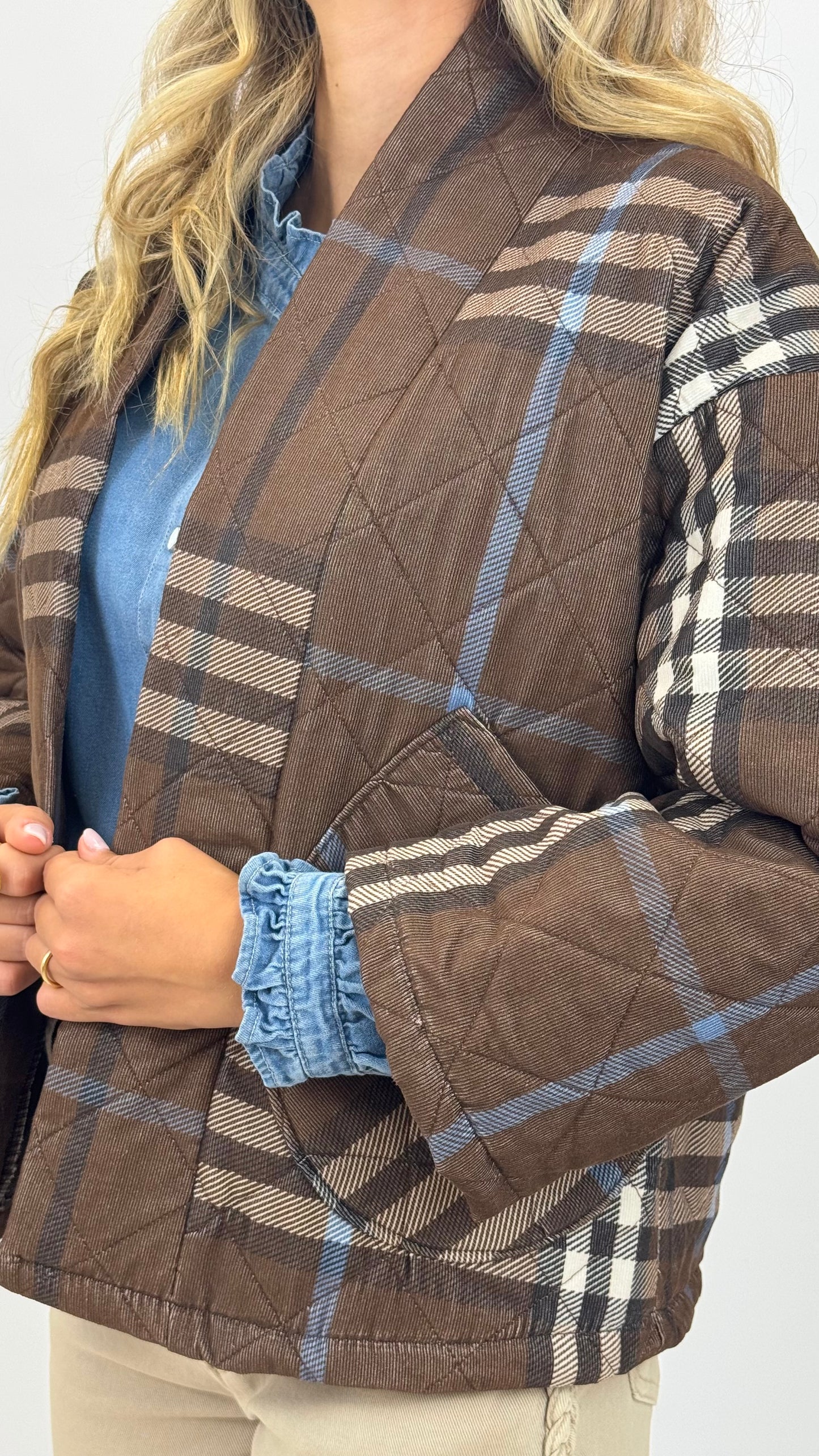 Casaco xadrez castanho com risca azul-ganga