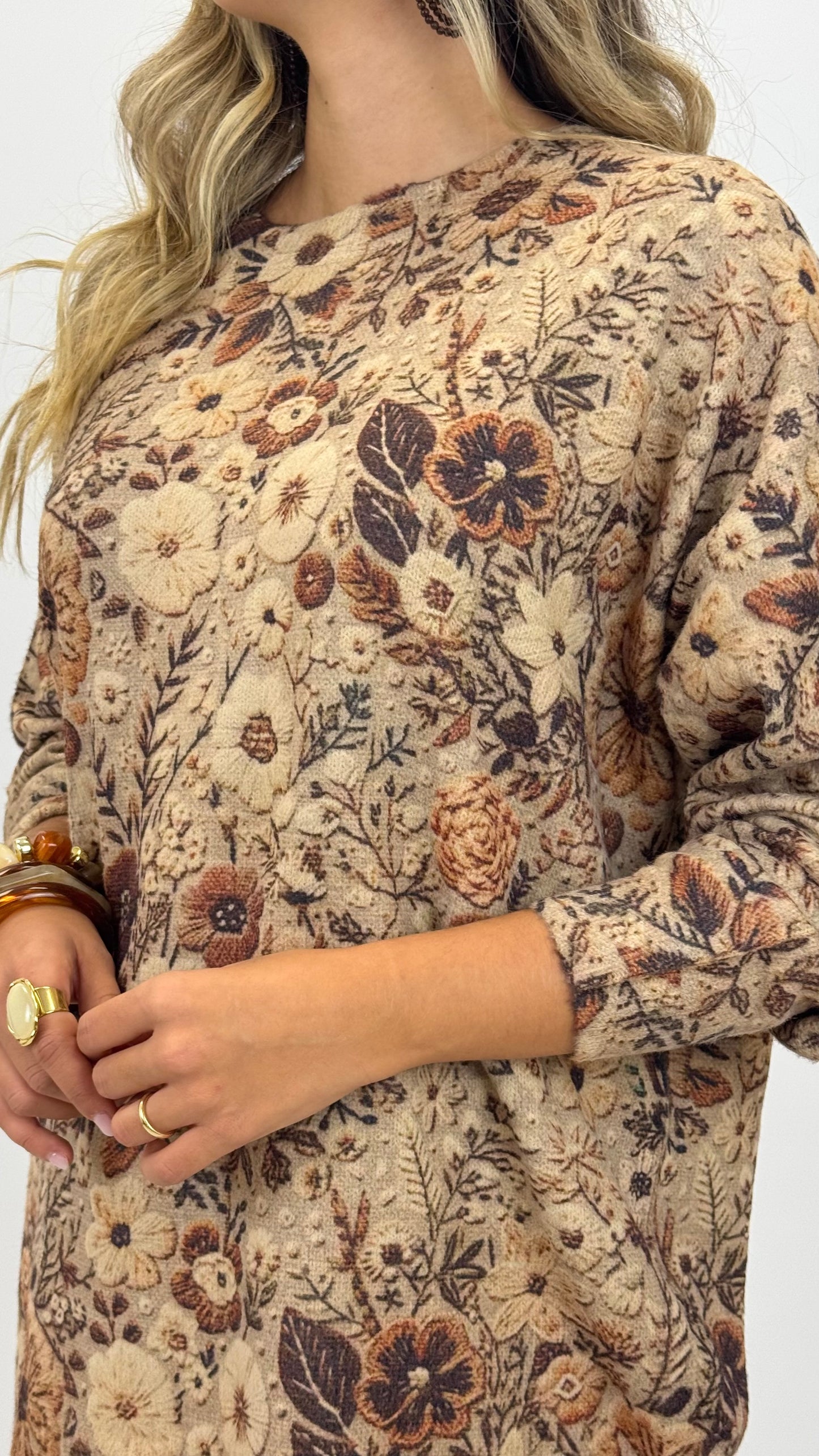 Camisola malha estampado floral tons castanho