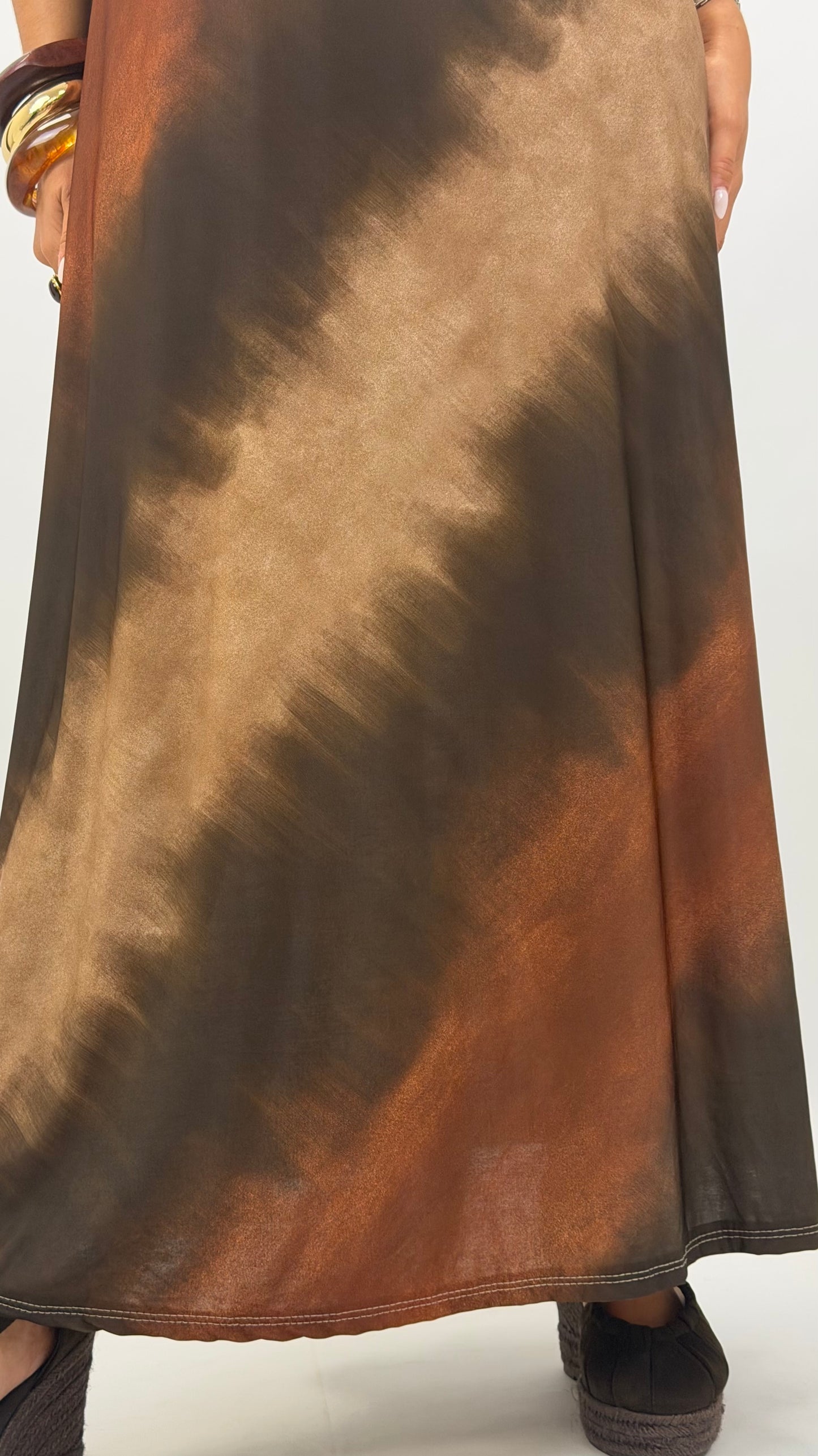 Vestido malha fria degradé castanho, camel e telha
