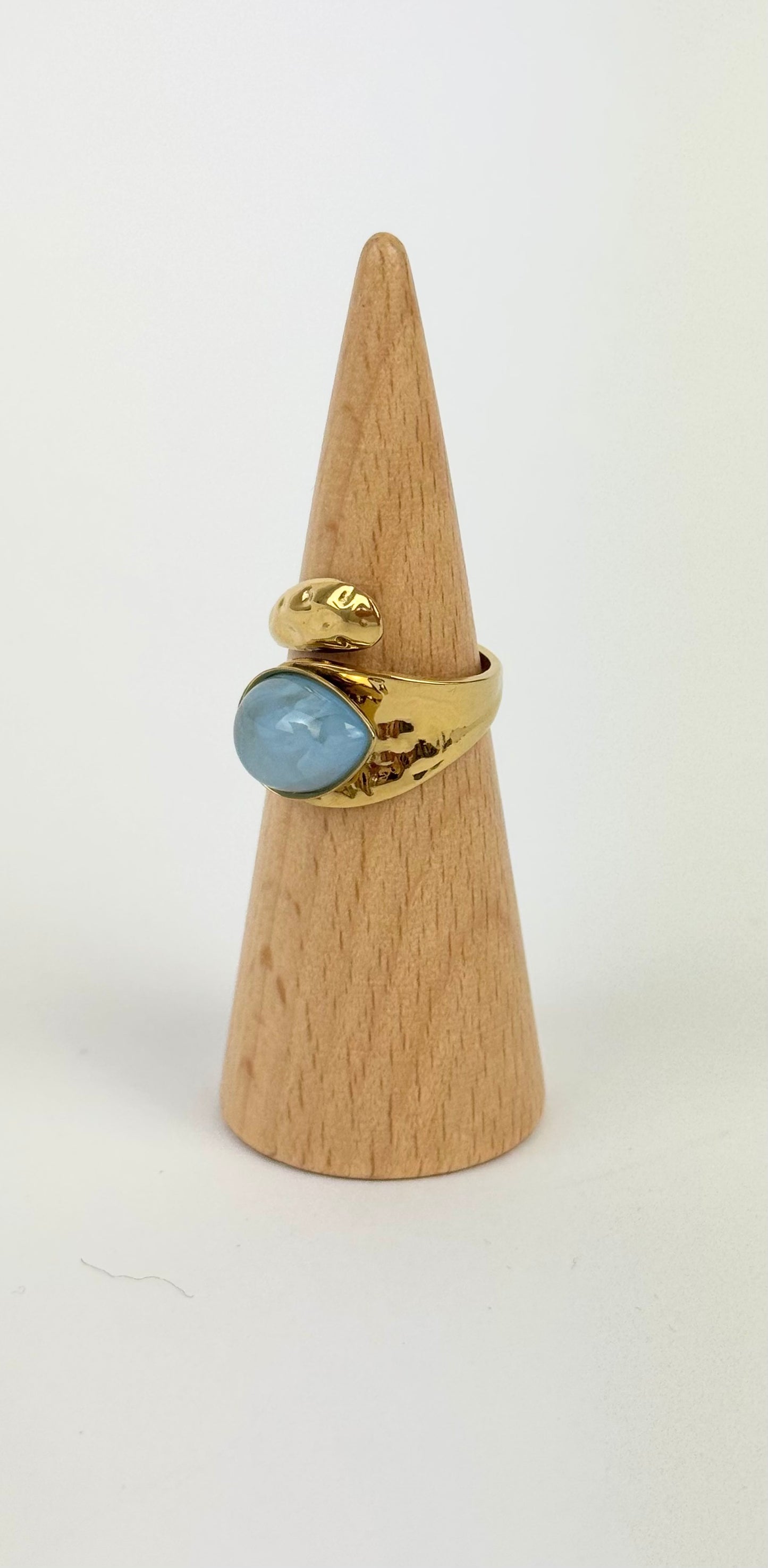 Anel aço dourado ajustável pedra azul-bebé