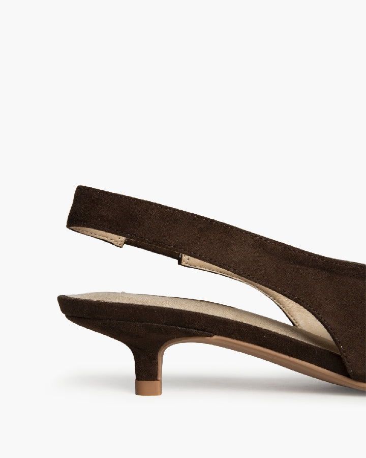 Sapato tacão baixo castanho-chocolate