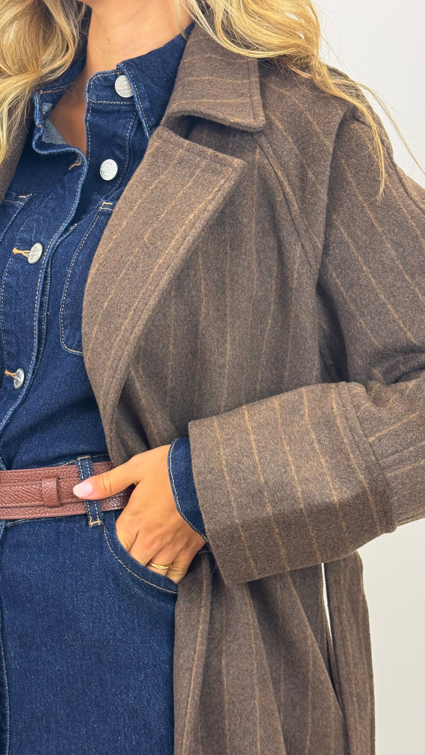 Casaco fazenda comprido castanho com risca