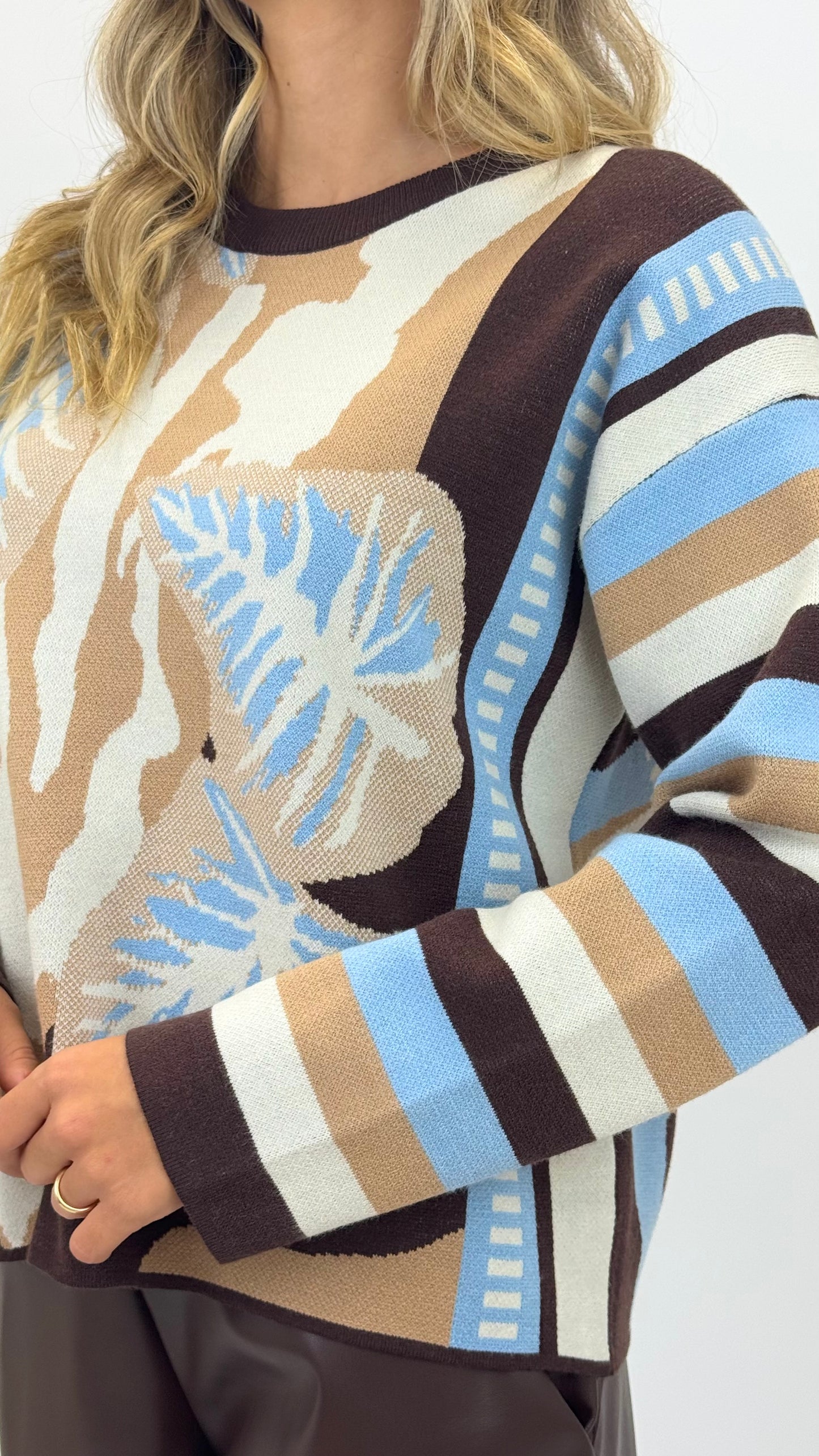 Camisola malha estampado azul, bege e castanho