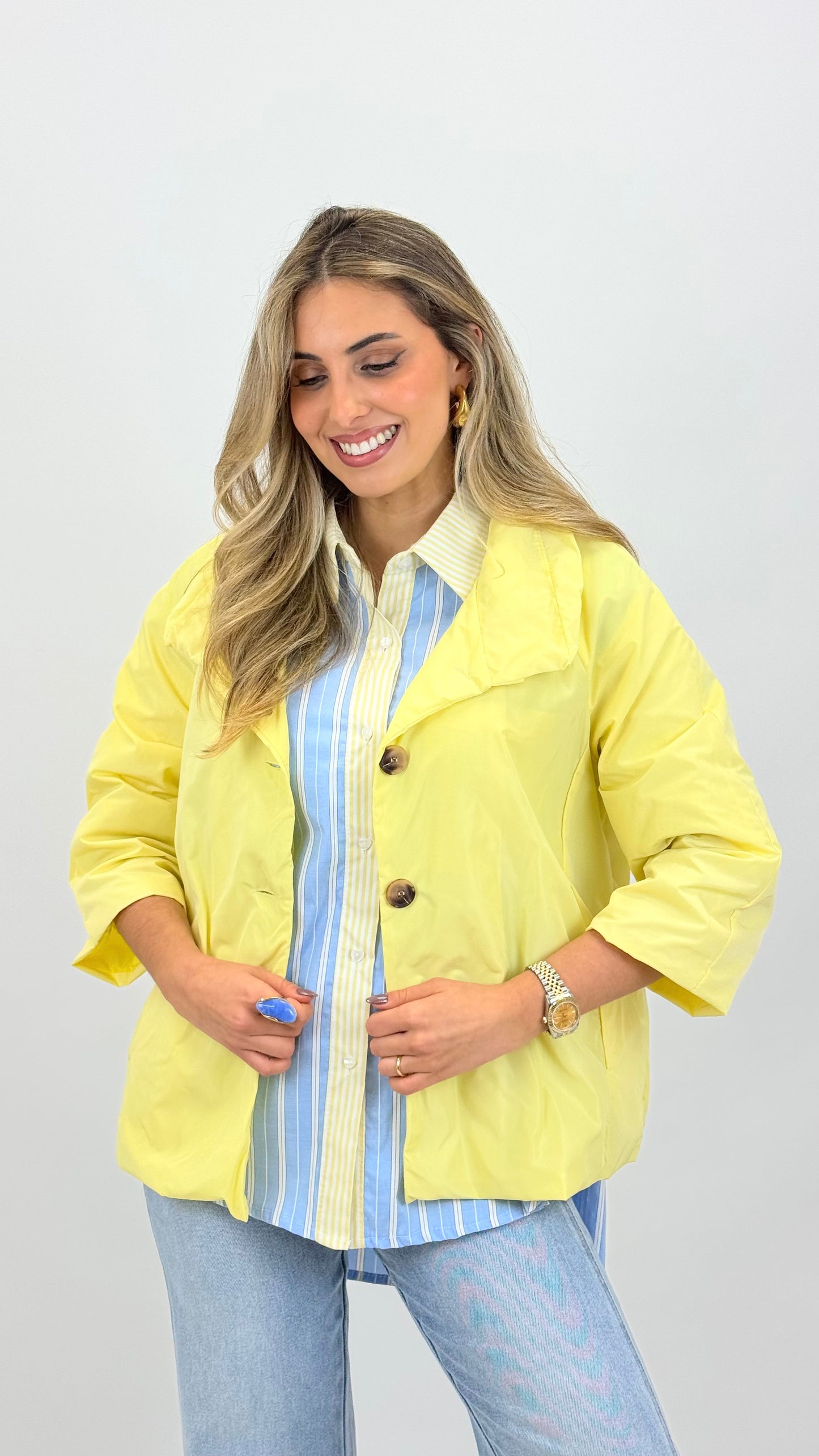 Parka manga 3/4 com botões amarelo