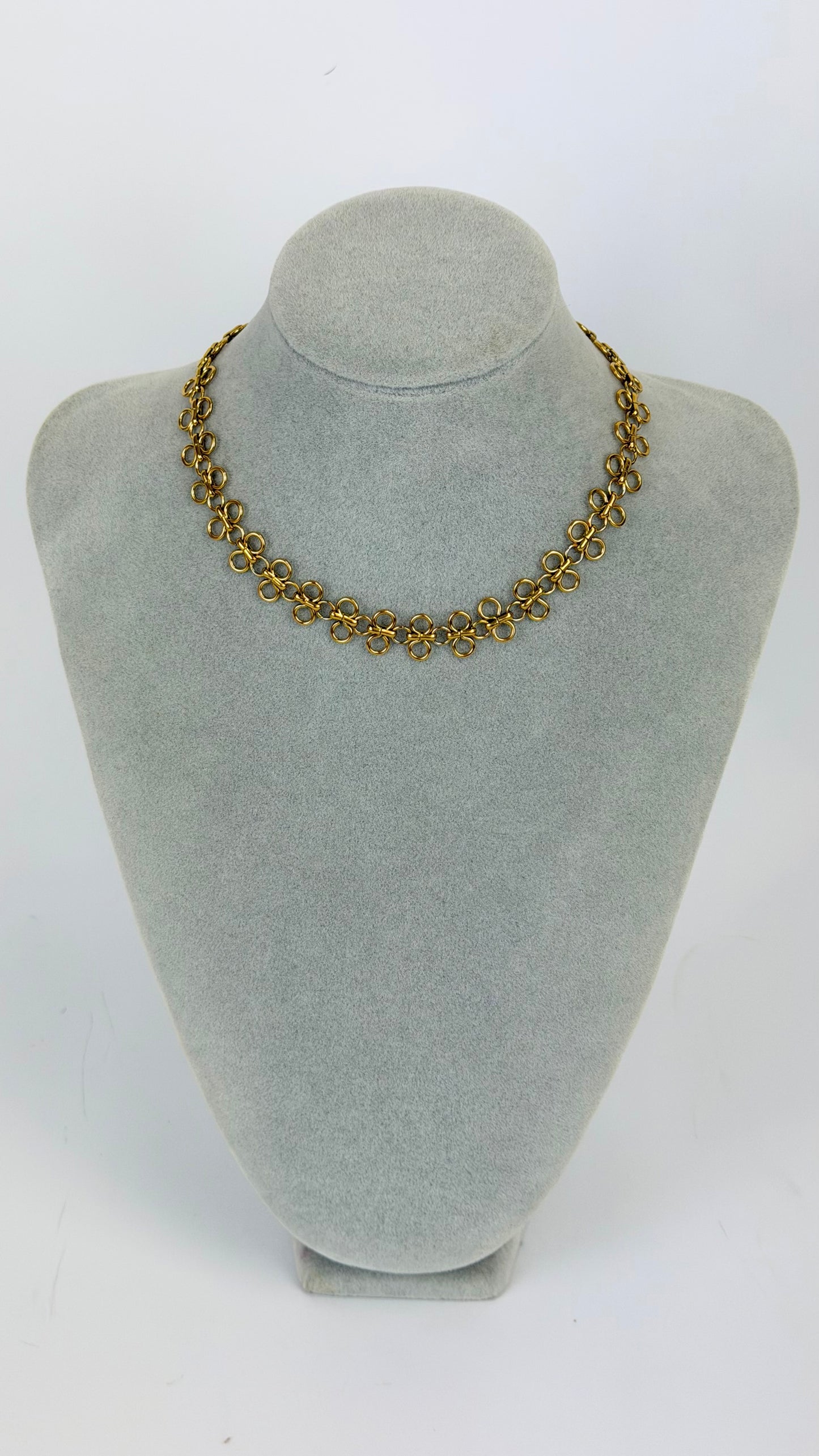Colar gargantilha aço dourado