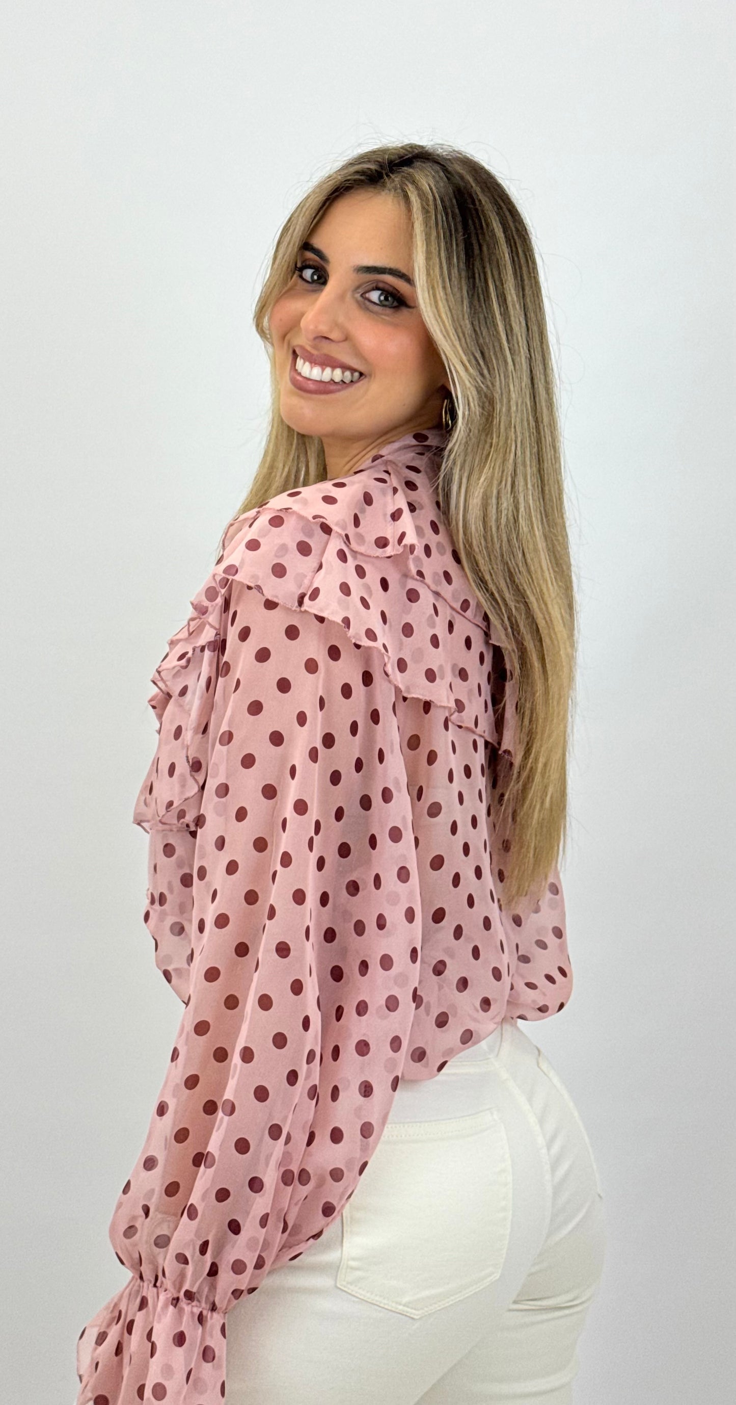 Blusa rosa-claro com pintas bordeaux