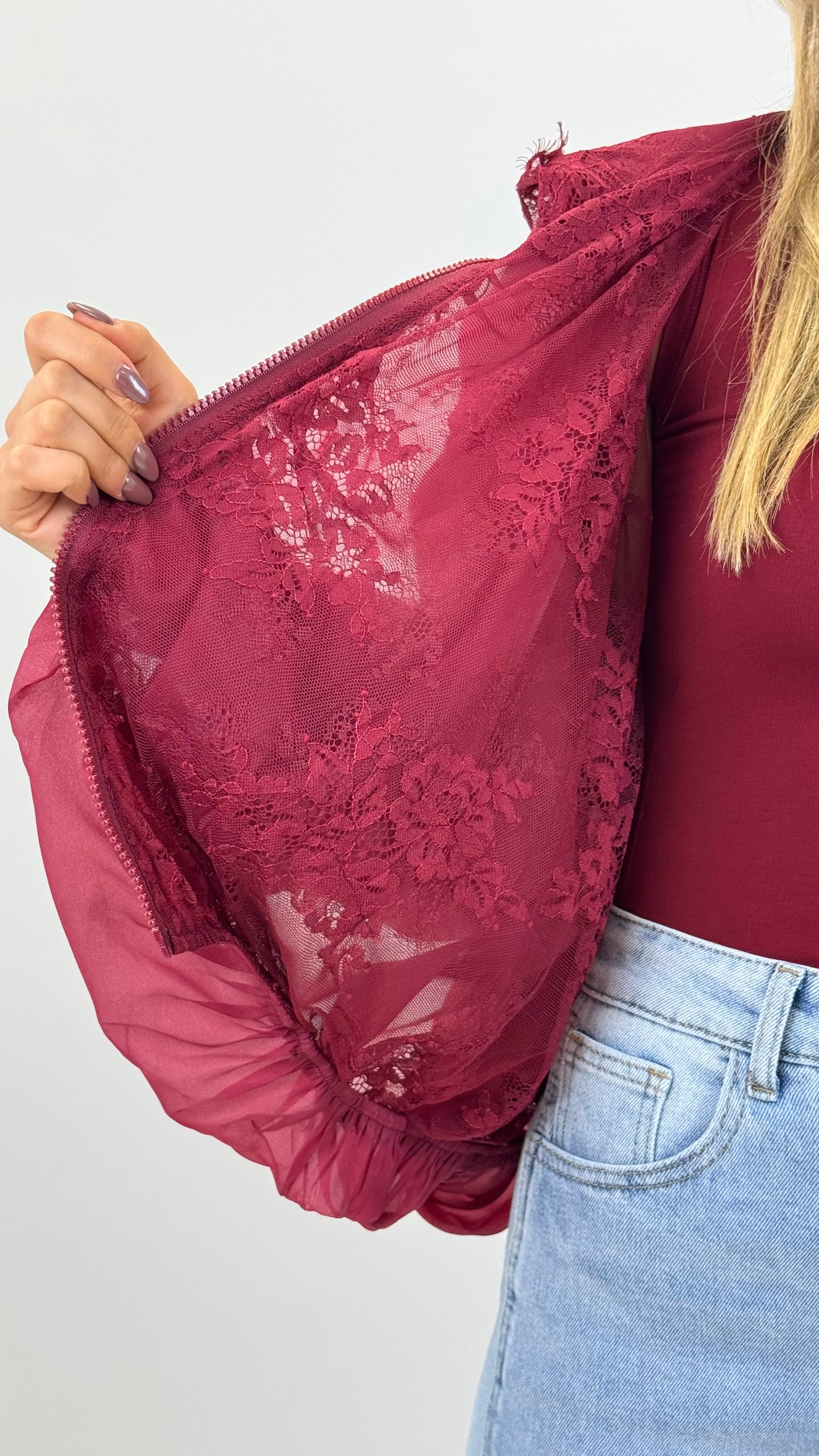 Casaco fino bordeaux com renda