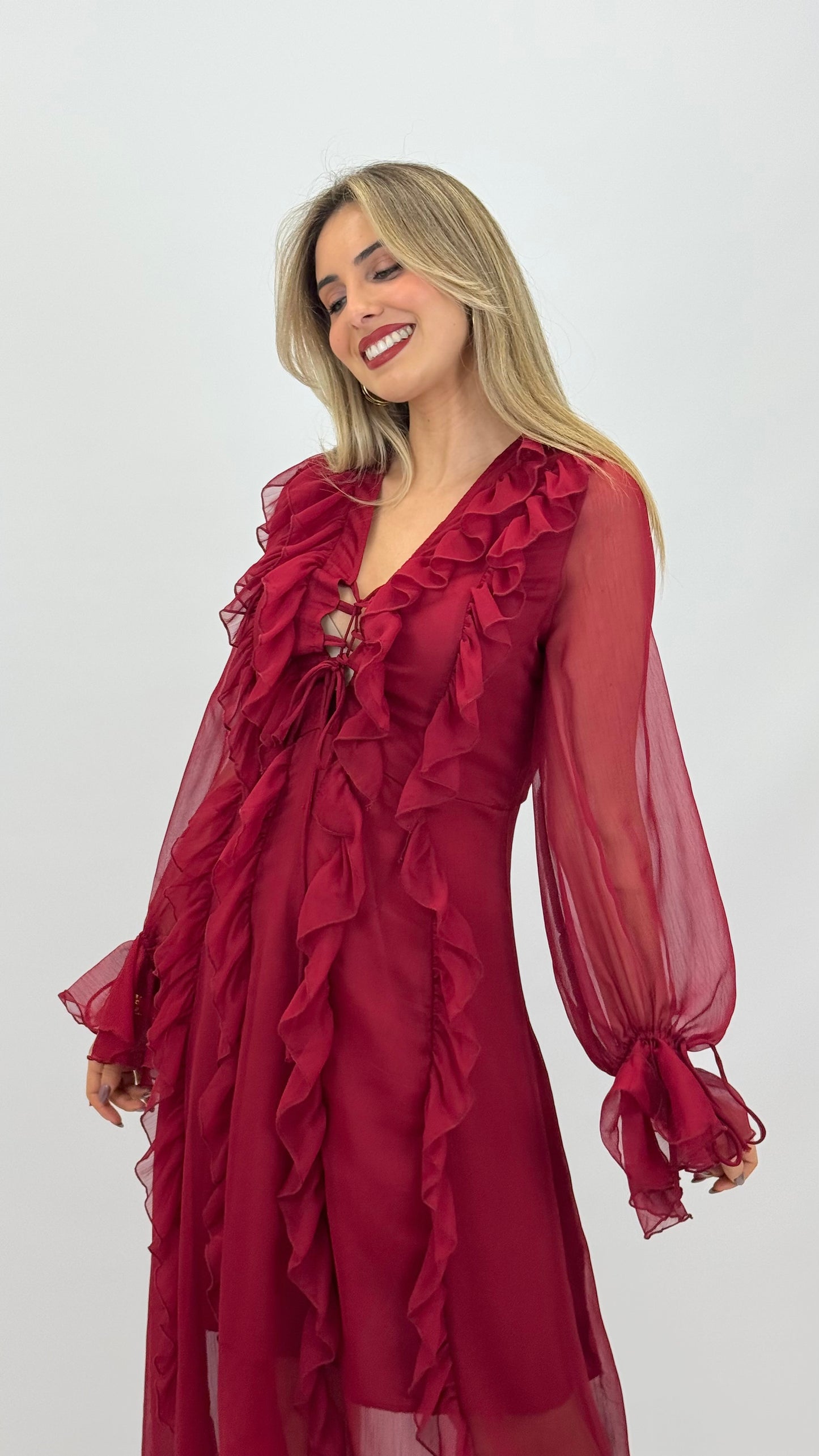 Vestido vermelho com folhos