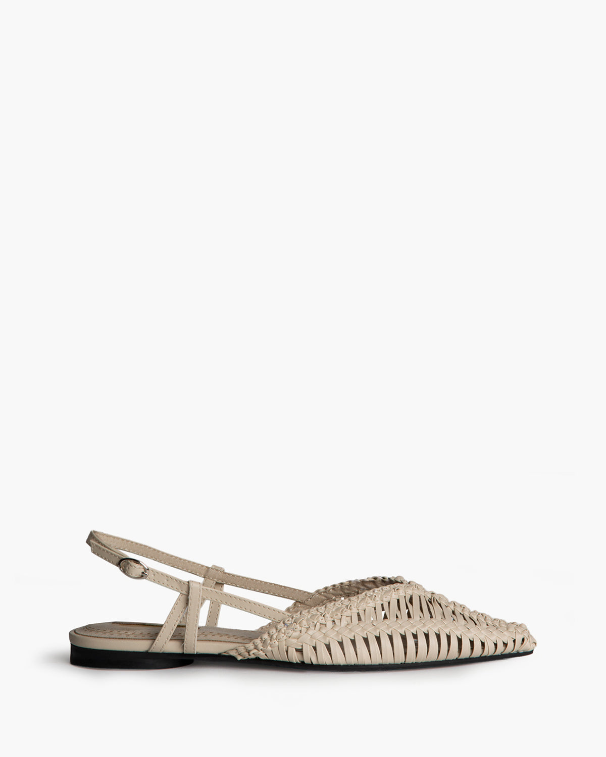 Sapato raso entrançado pérola