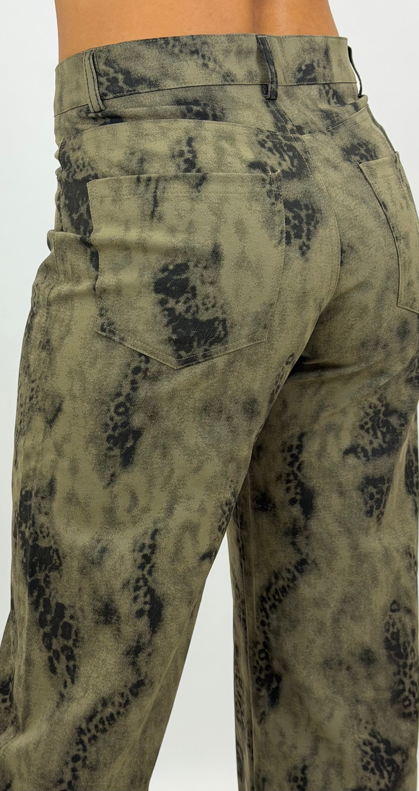 Calça elástica meia-estação camuflado tons verde