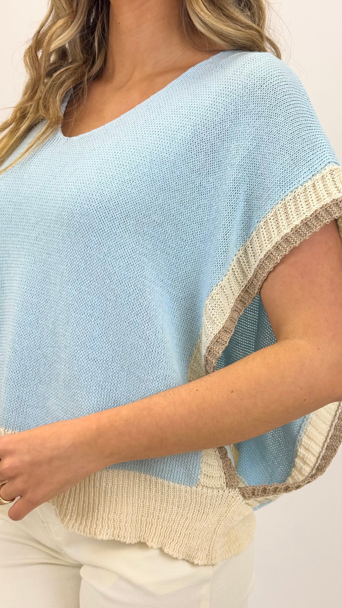 Camisola/colete malha azul-bebé com bege e camel