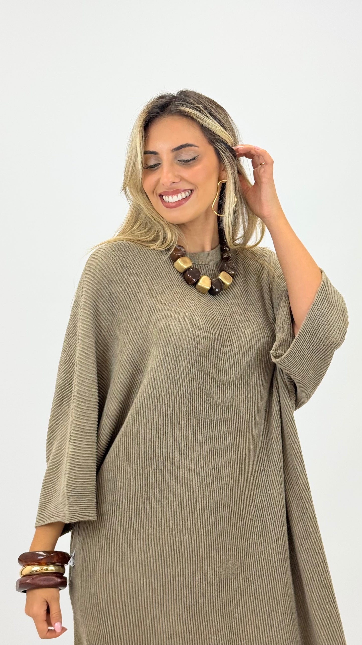 Vestido malha canelada taupe