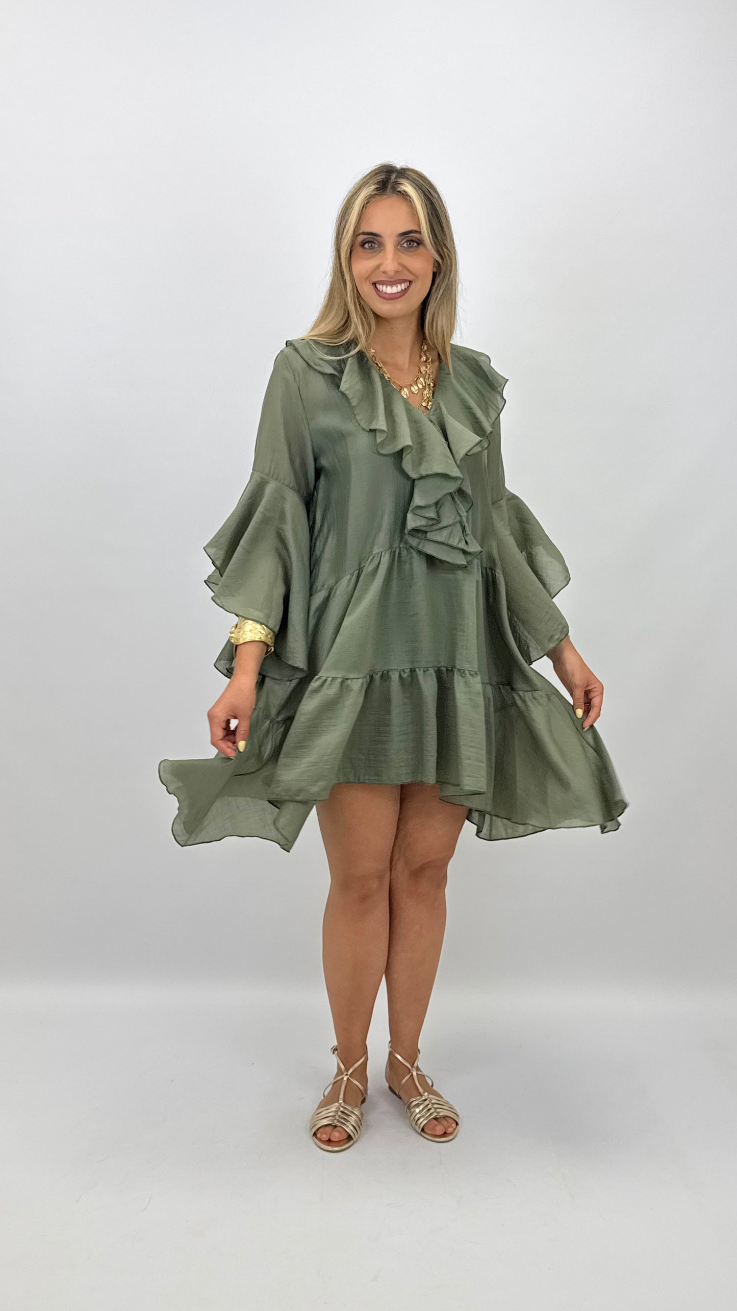 Vestido curto folhos verde