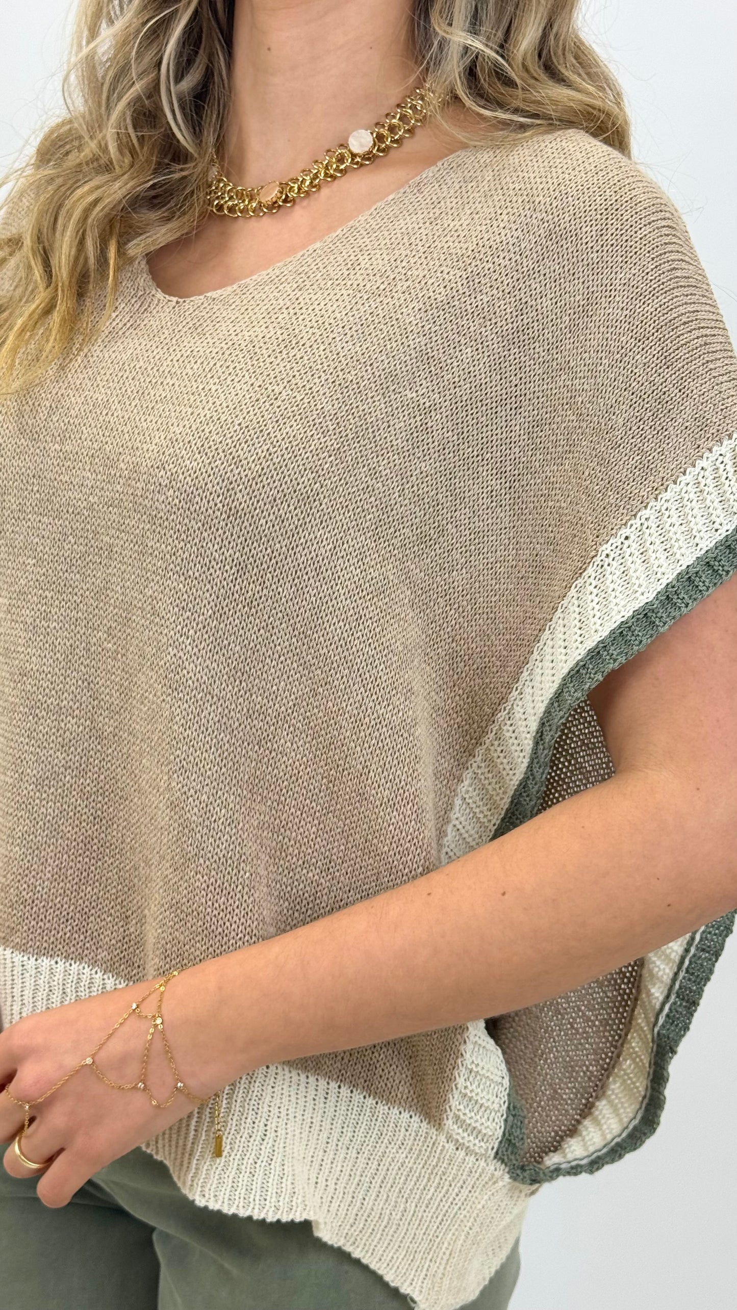 Camisola/colete malha taupe com bege e verde