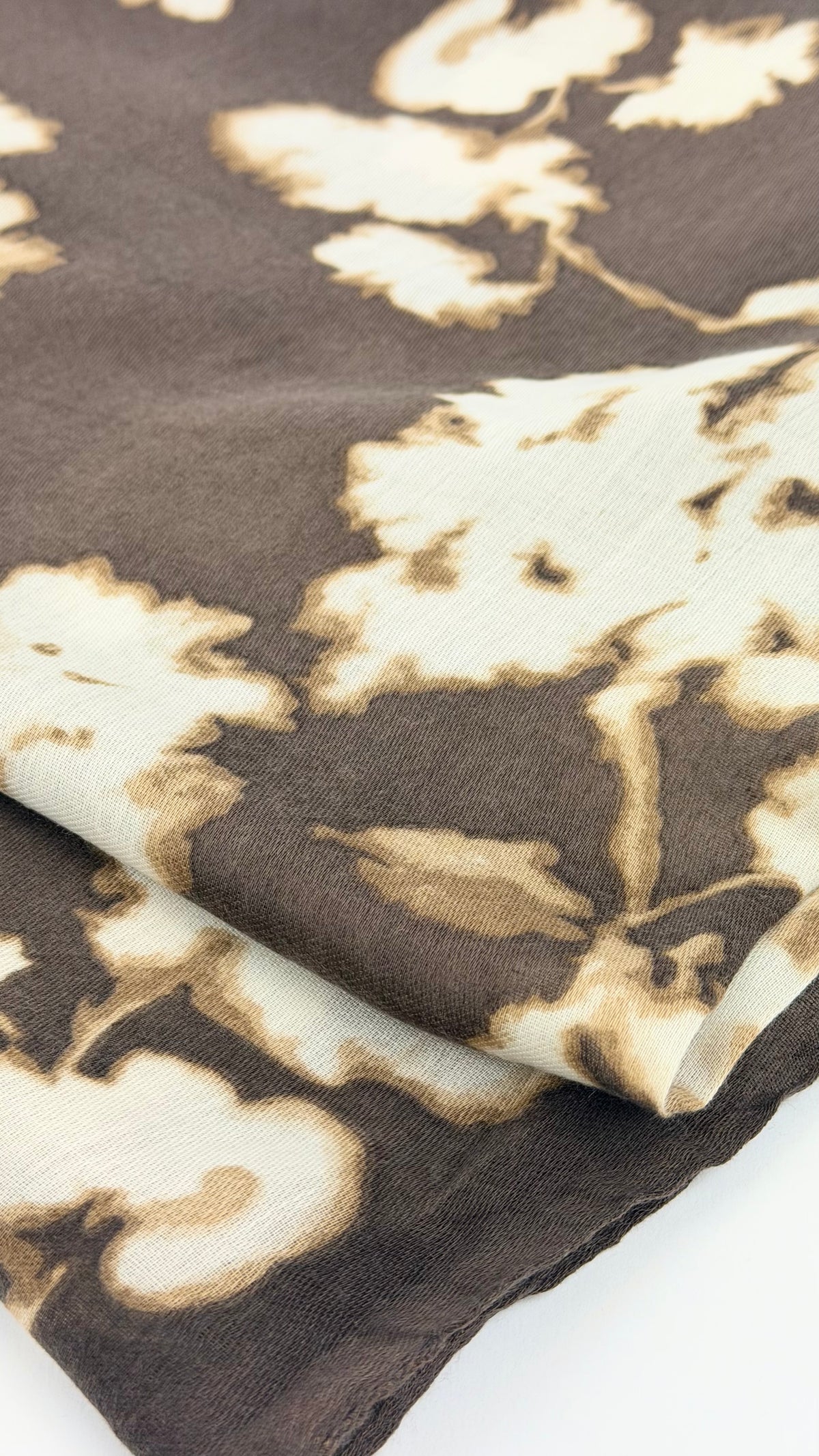Écharpe estampado floral abstrato castanho e pérola