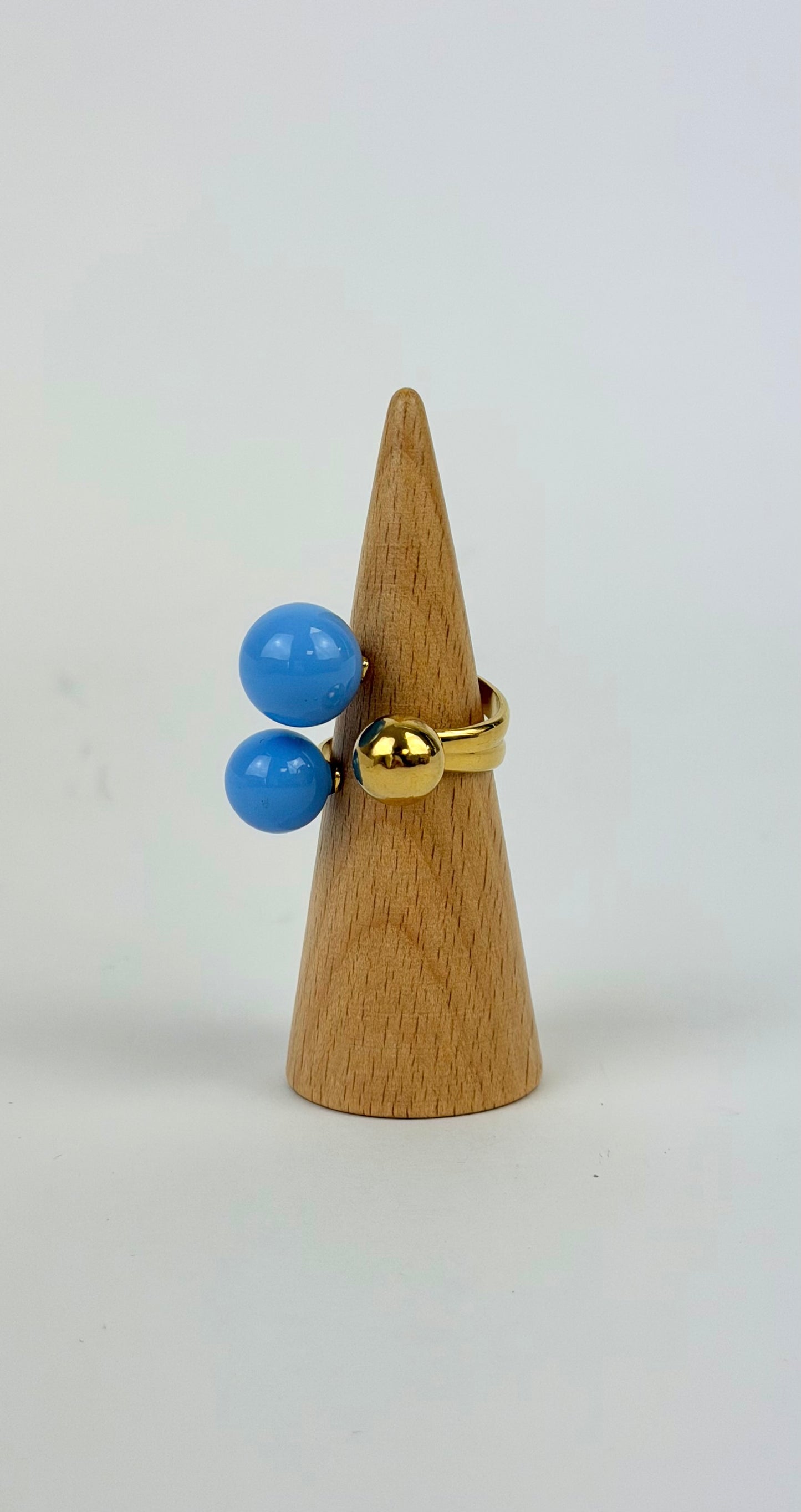 Anel aço dourado ajustável bolas azul-celeste