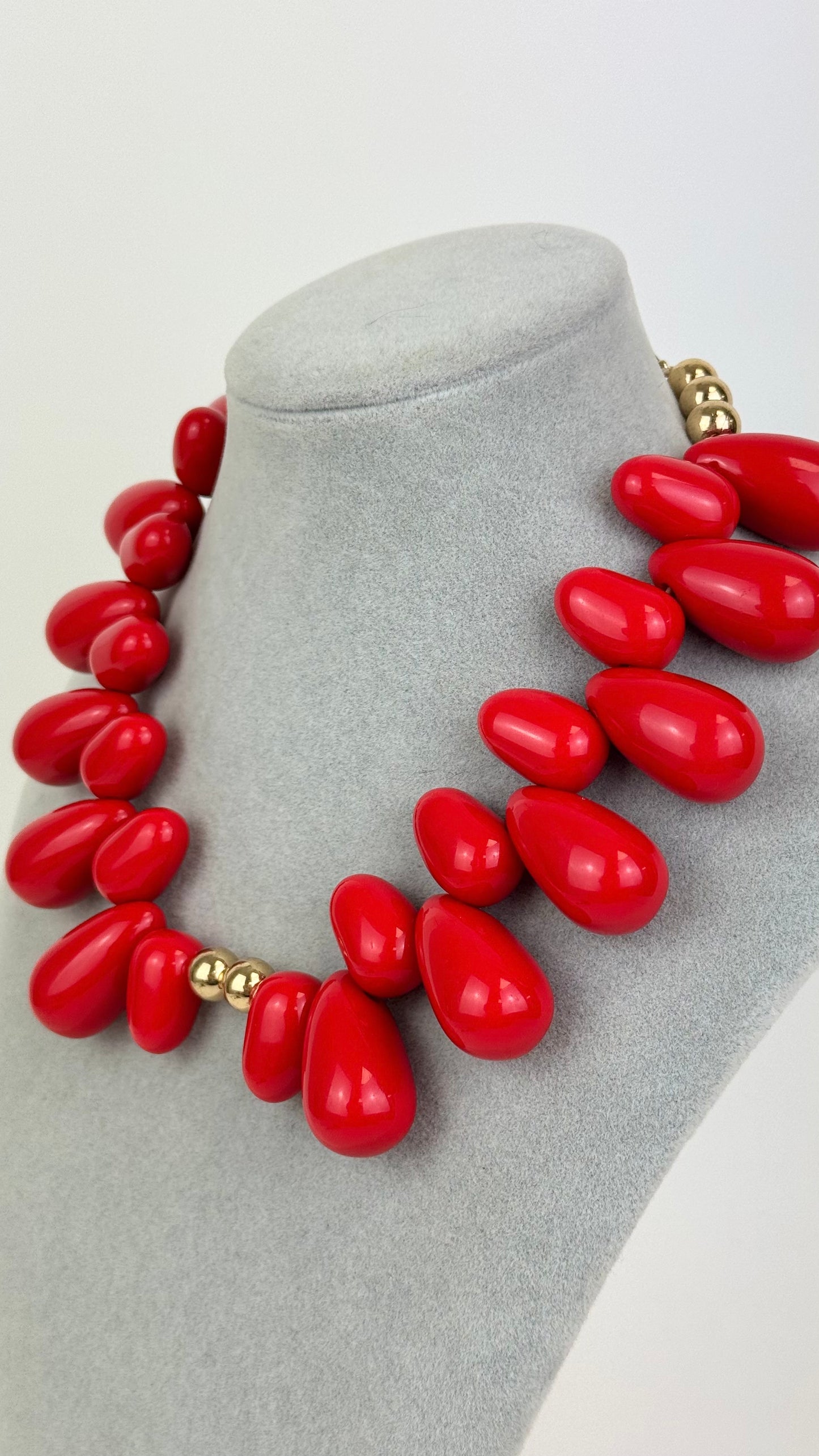 Colar peças acrílico vermelho