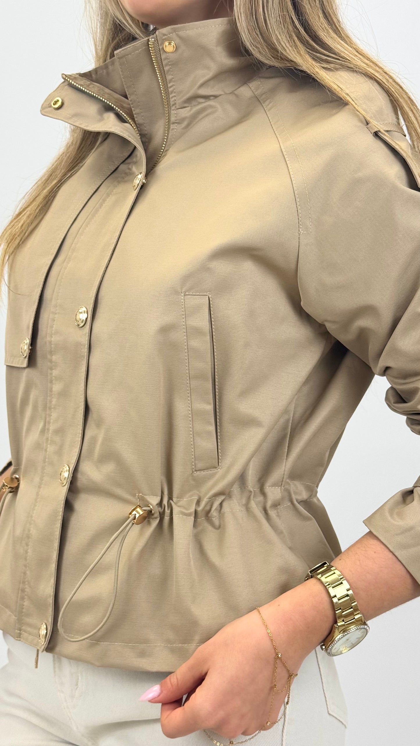 Parka camel de meia-estação com cintura ajustável