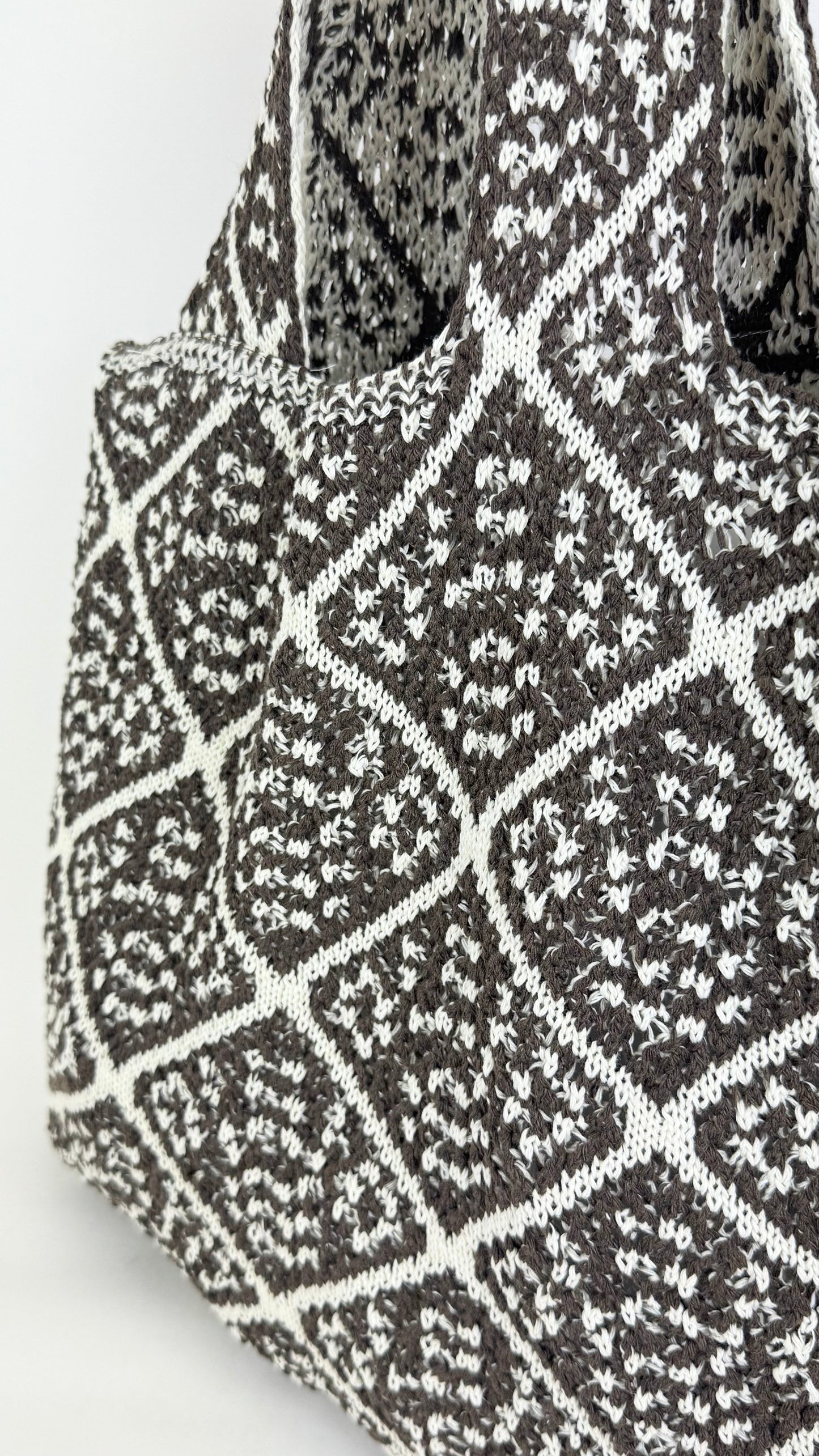 Carteira/saco croché tons castanho e pérola