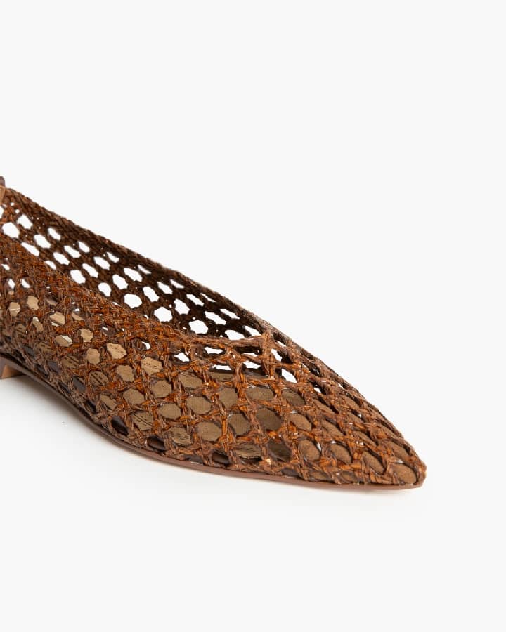 Sapato raso entrançado camel