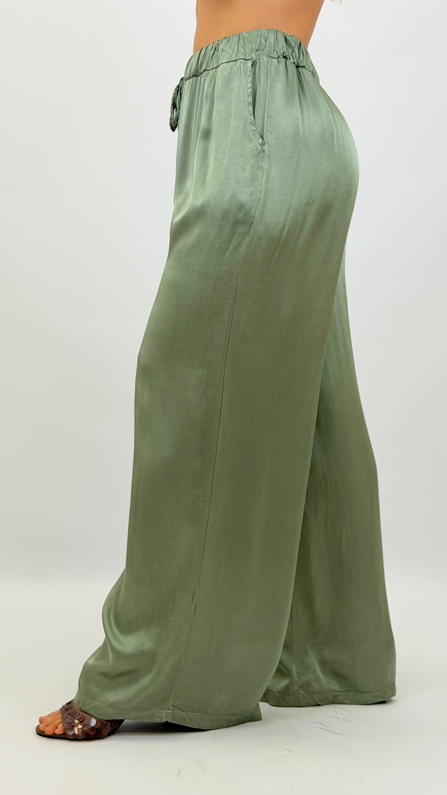 Calça acetinada verde