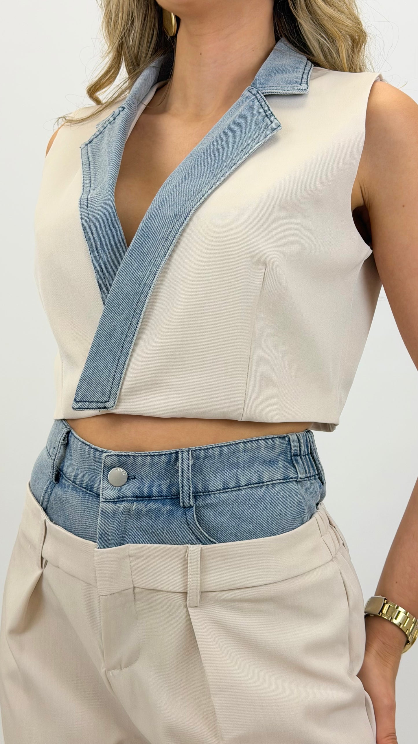 Conjunto top e calça sarja bege com ganga