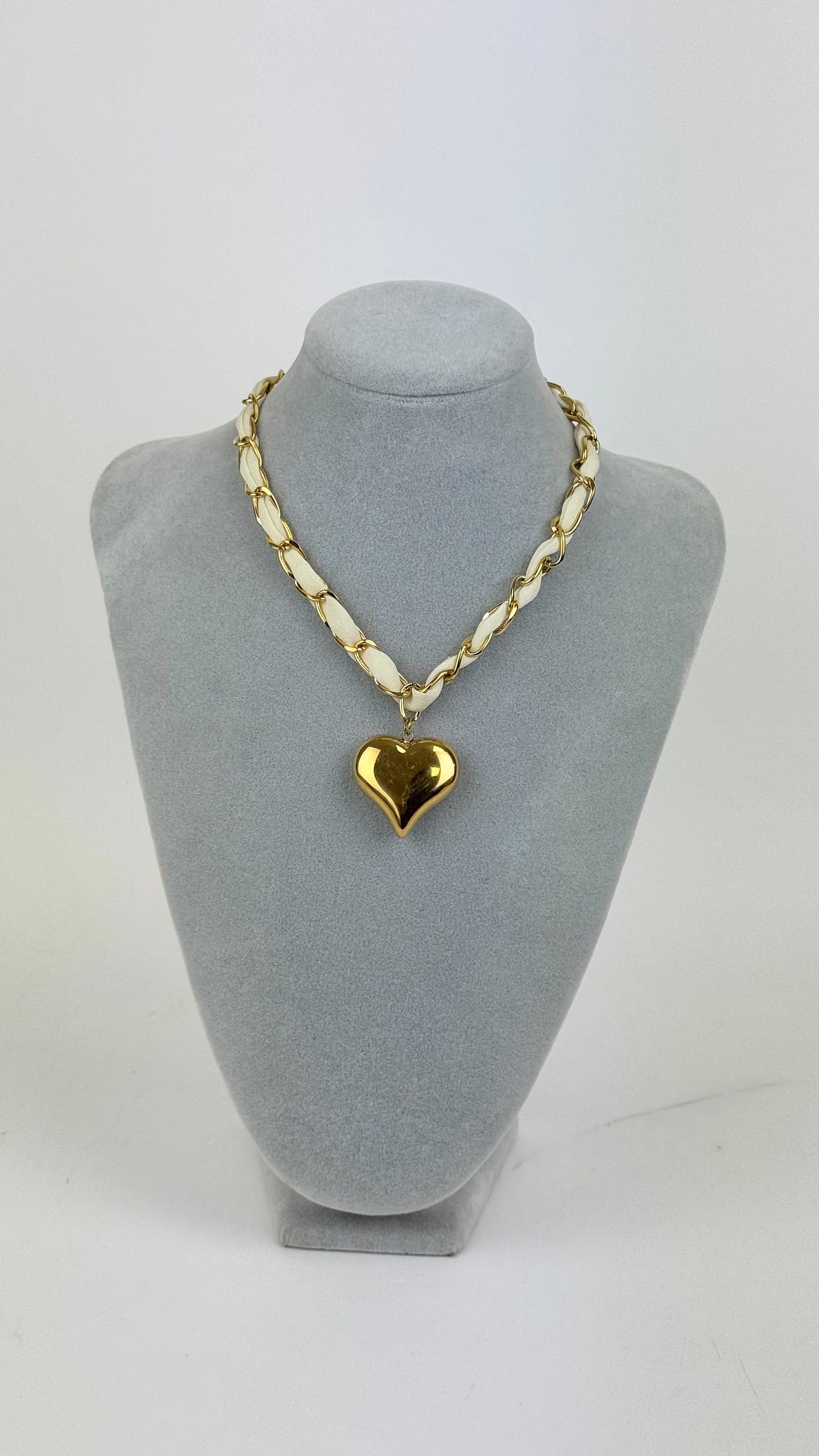 Colar corrente e coração aço dourado