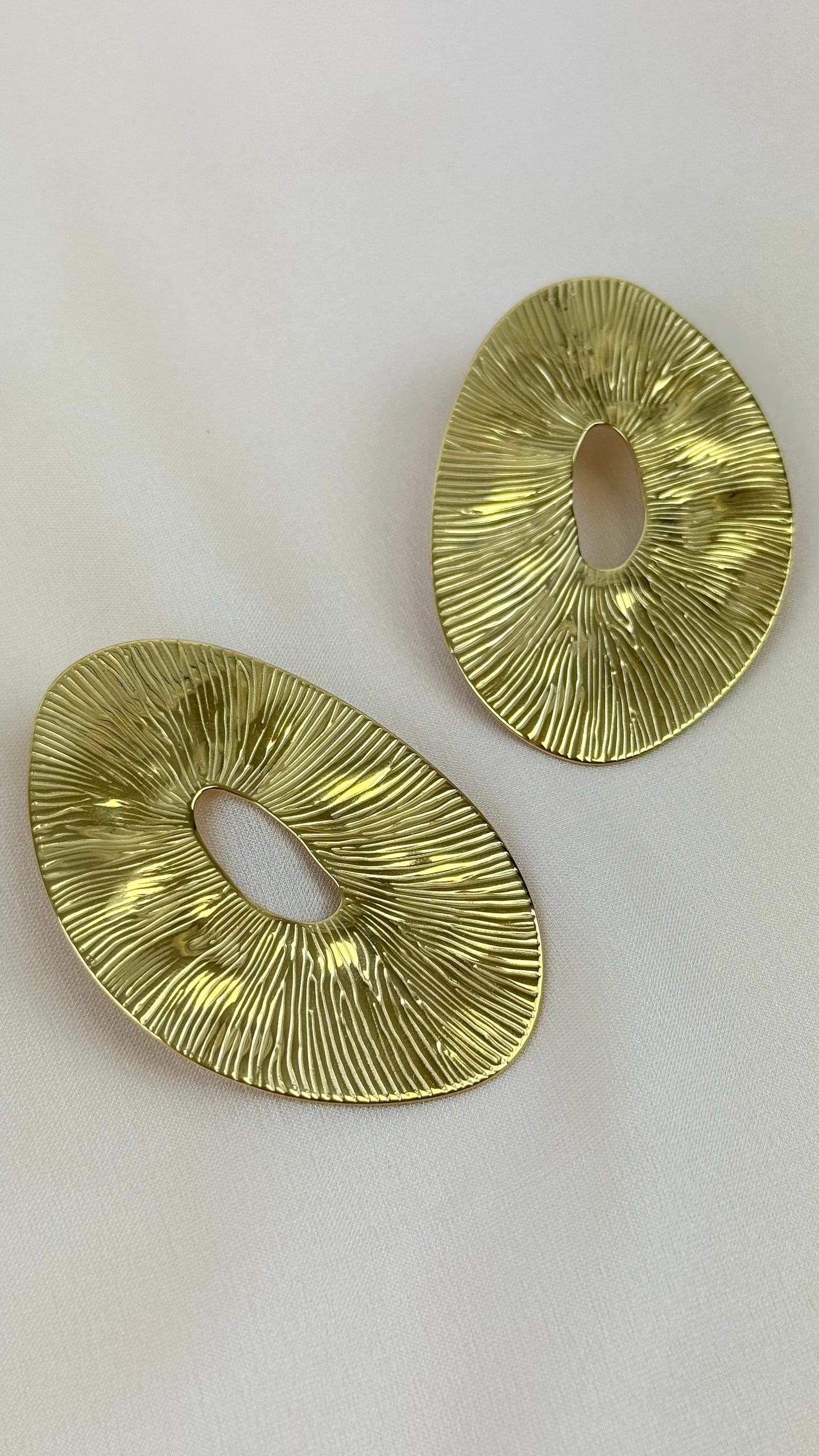 Brincos chapa aço dourado