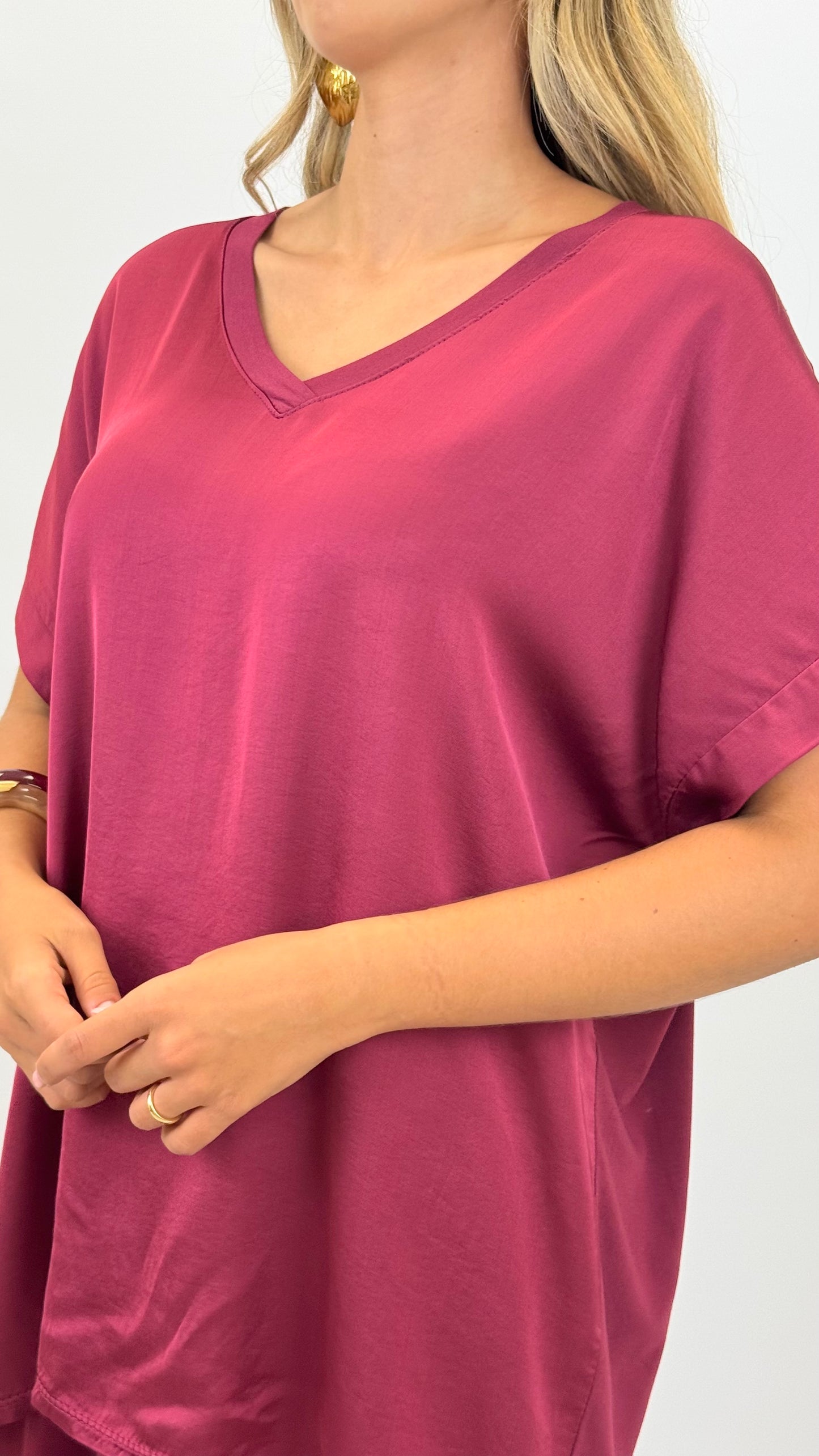 T-shirt básica acetinada cereja