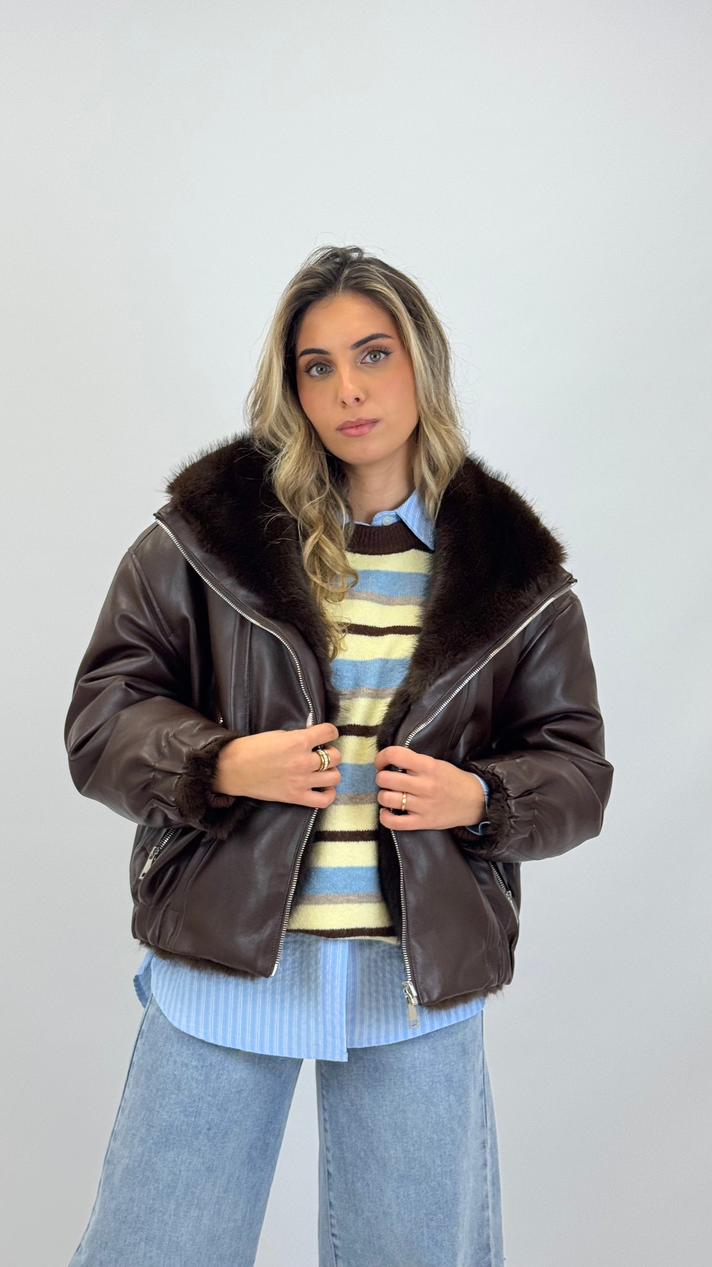 Blusão eco-pele reversível com pêlo castanho