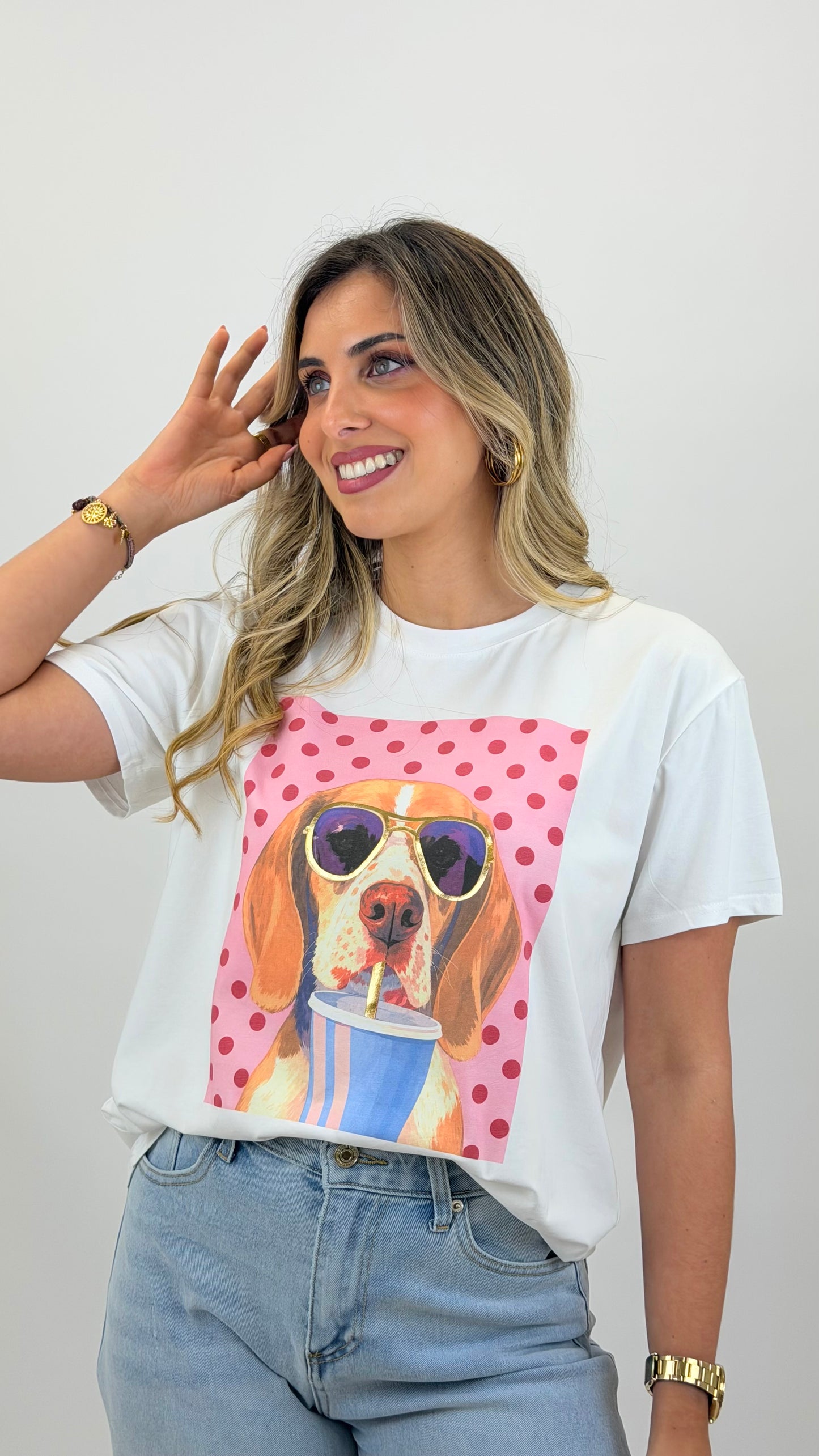 T-shirt branca com estampado cão