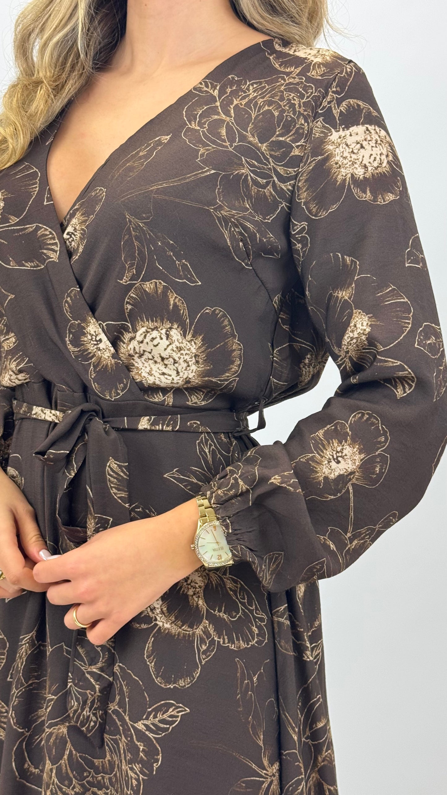 Vestido midi castanho estampado floral