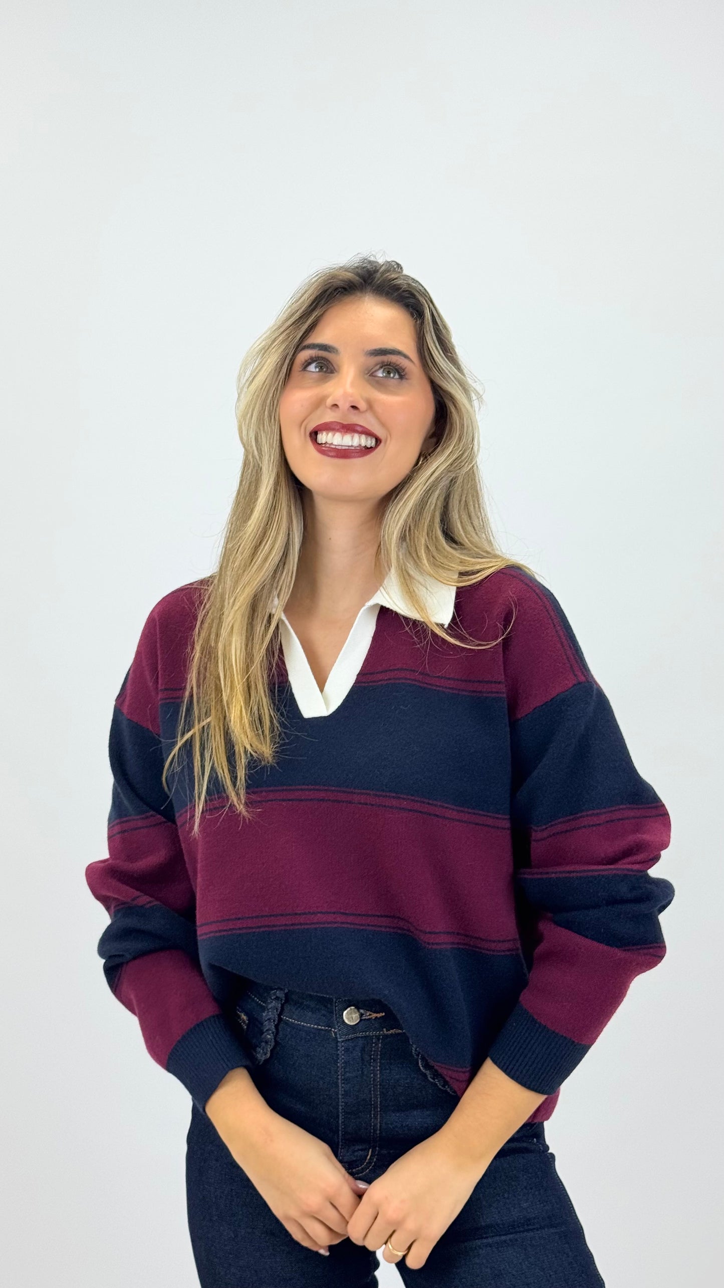 Polo ristas bordeaux e azul-marinho