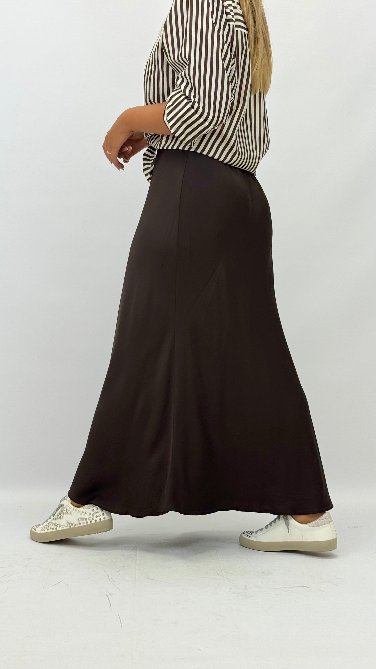 Saia acetinada castanho