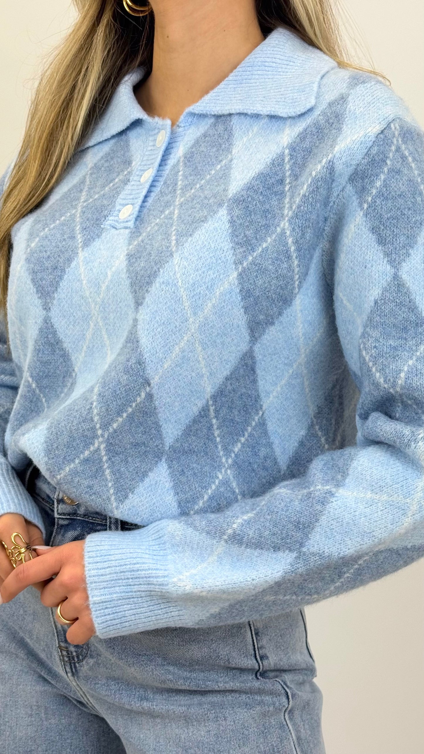 Camisola malha azul losangos com gola