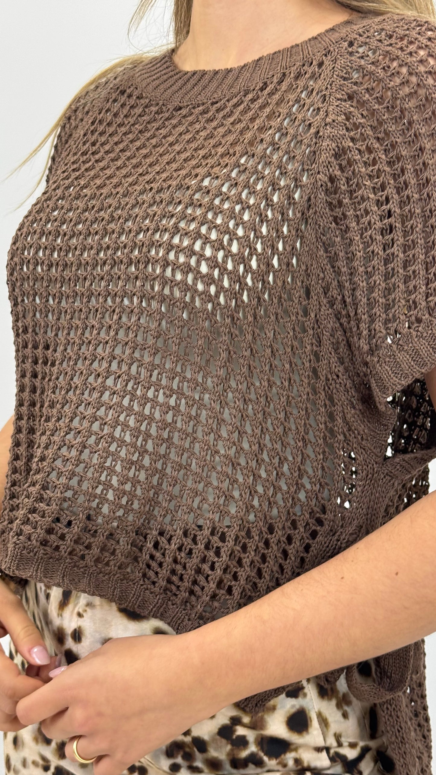 Colete de malha perfurada castanho