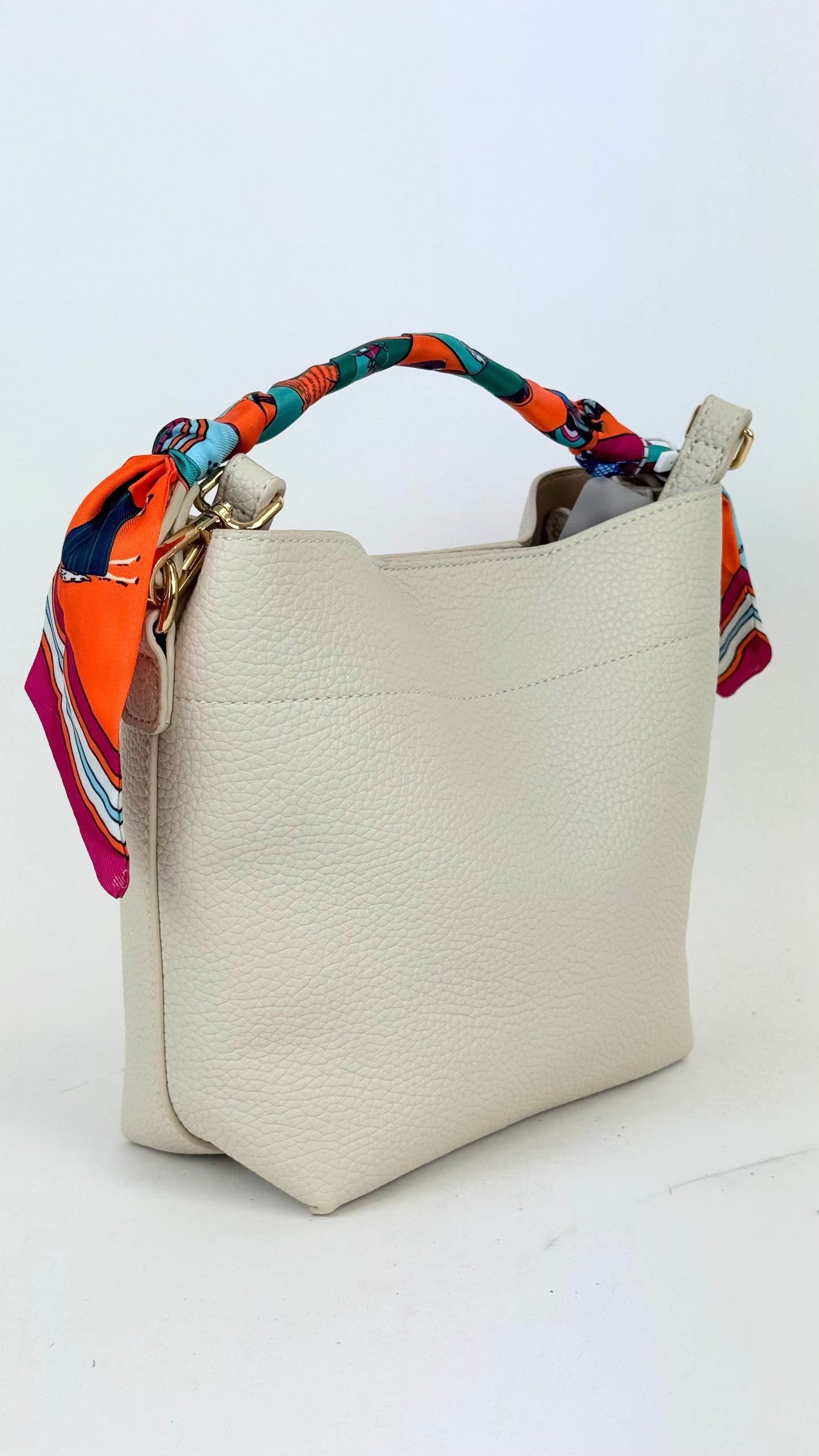 Carteira malinha creme com lenço colorido