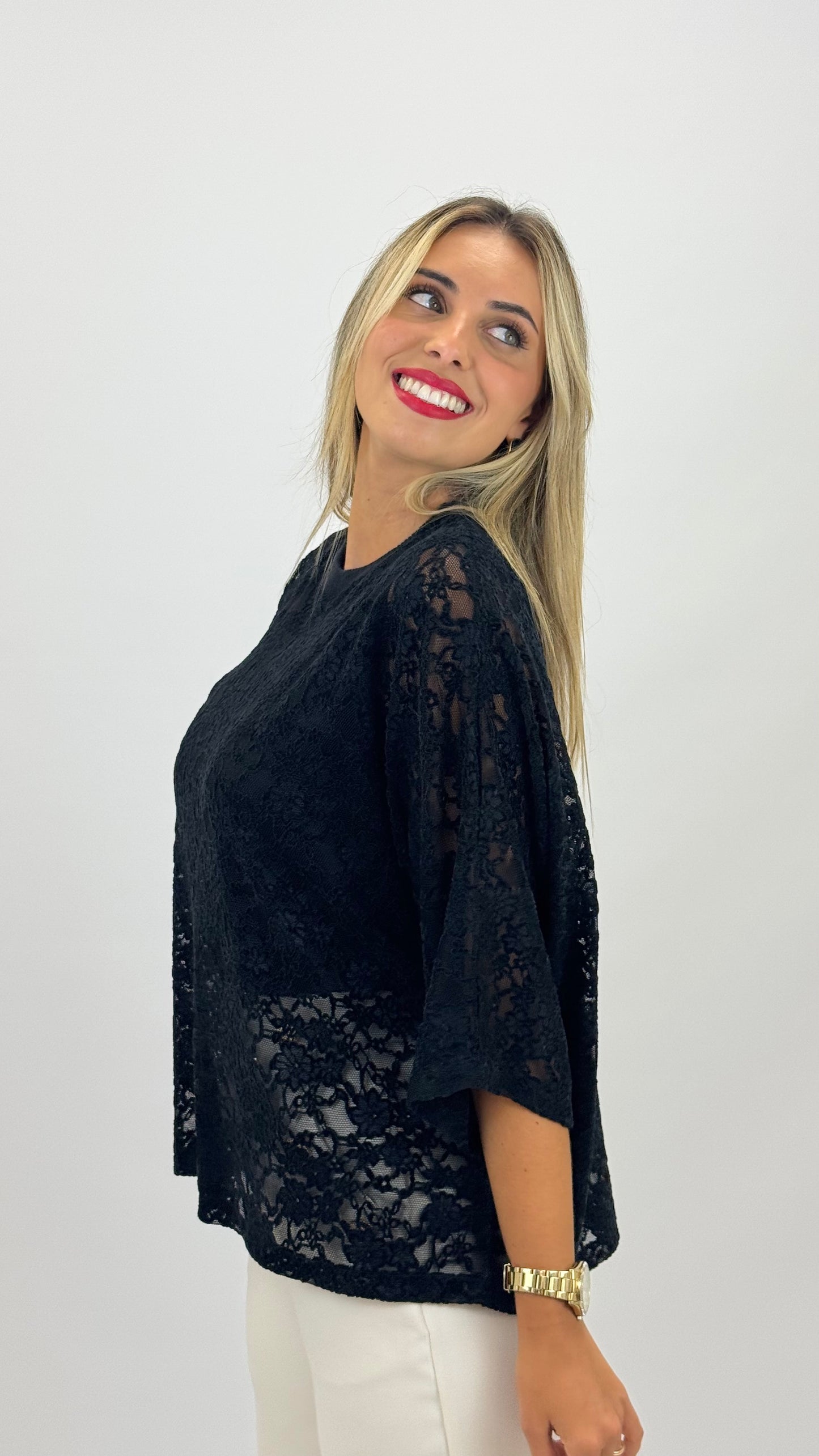 Camisola rendada preta